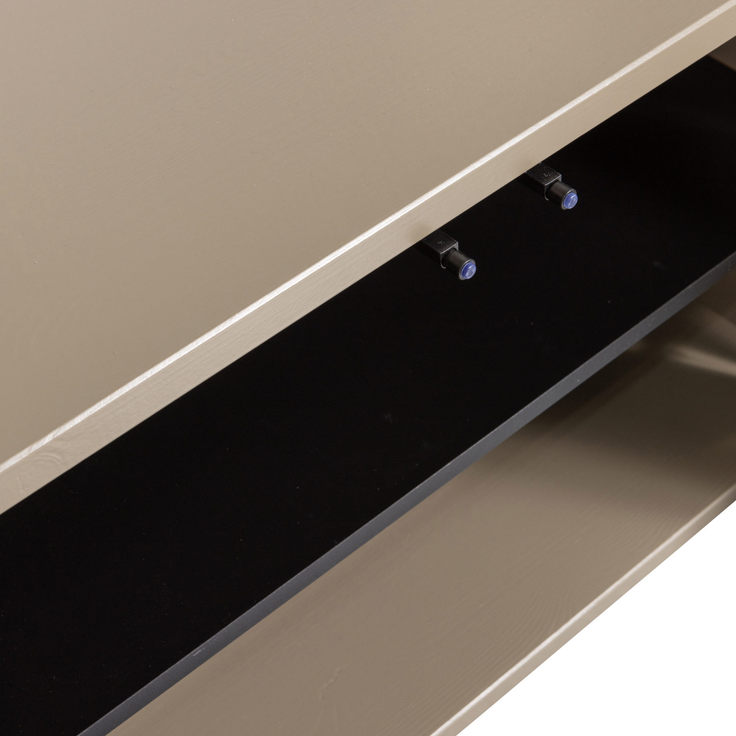 377439-M-02_VS_WE_Turner_tv_meubel_grenen_mud_fsc_detail.png?auto=webp&format=png&width=1500&height=1500