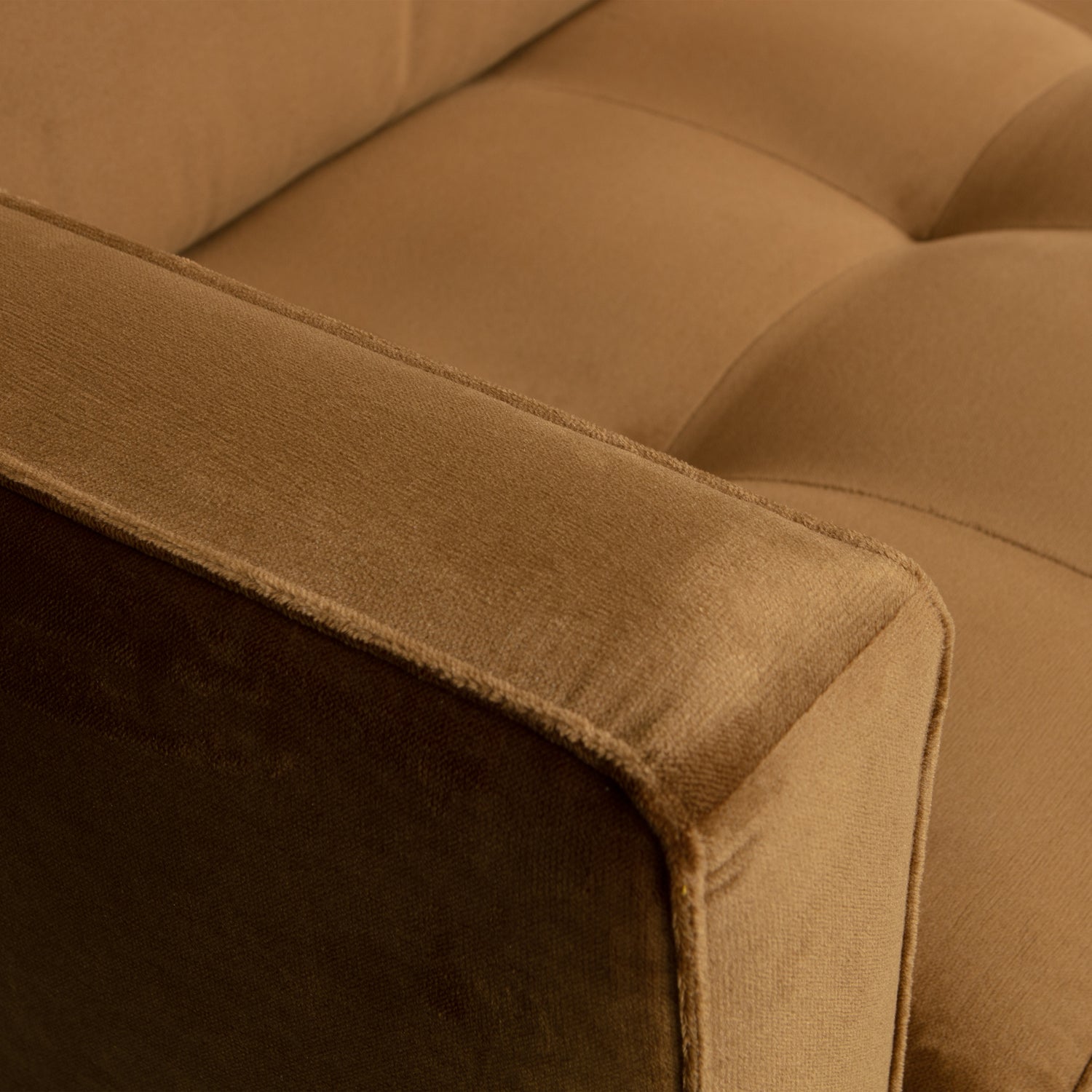 800576-14-800844-14-800888-14-02_VS_BP_Rodeo_classic_3-zits_bank_velvet_honing_geel_detail.jpg?auto=webp&format=png&width=1500&height=1500