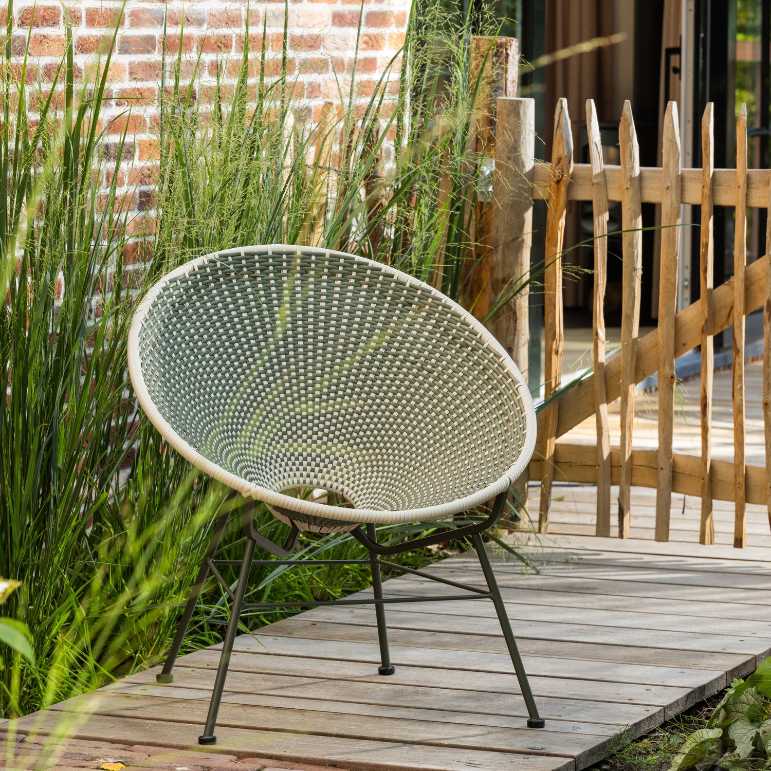 377705-G_01_SF_WO_Kazoun_tuin_loungestoel_wicker_groen.jpg?auto=webp&format=png&width=1500&height=1500