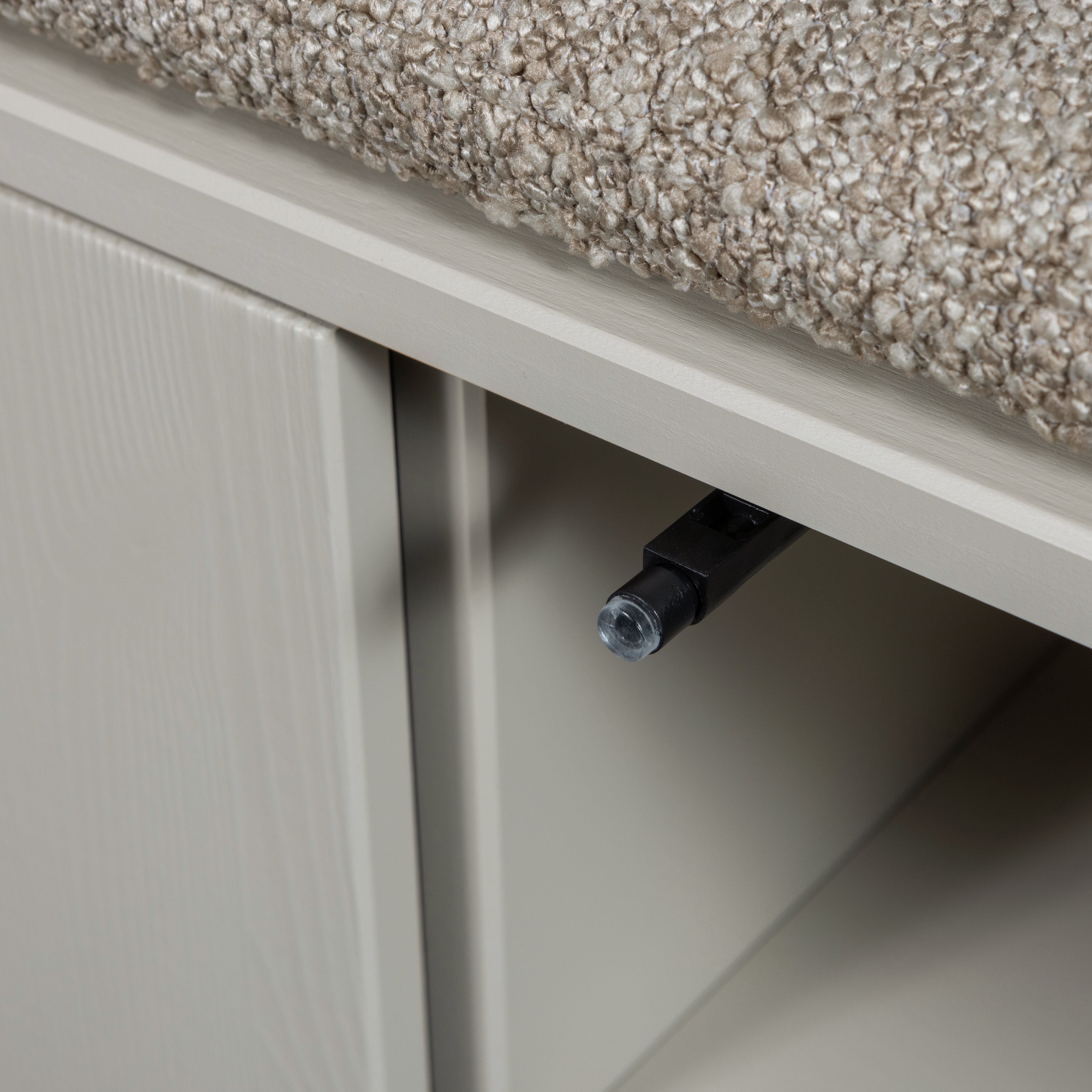 400529-D-02_VS_VT_Settle_Down_tv_meubel_bankje_met_zitkussen_108cm_grenen_dust_detail.png?auto=webp&format=png&width=1500&height=1500