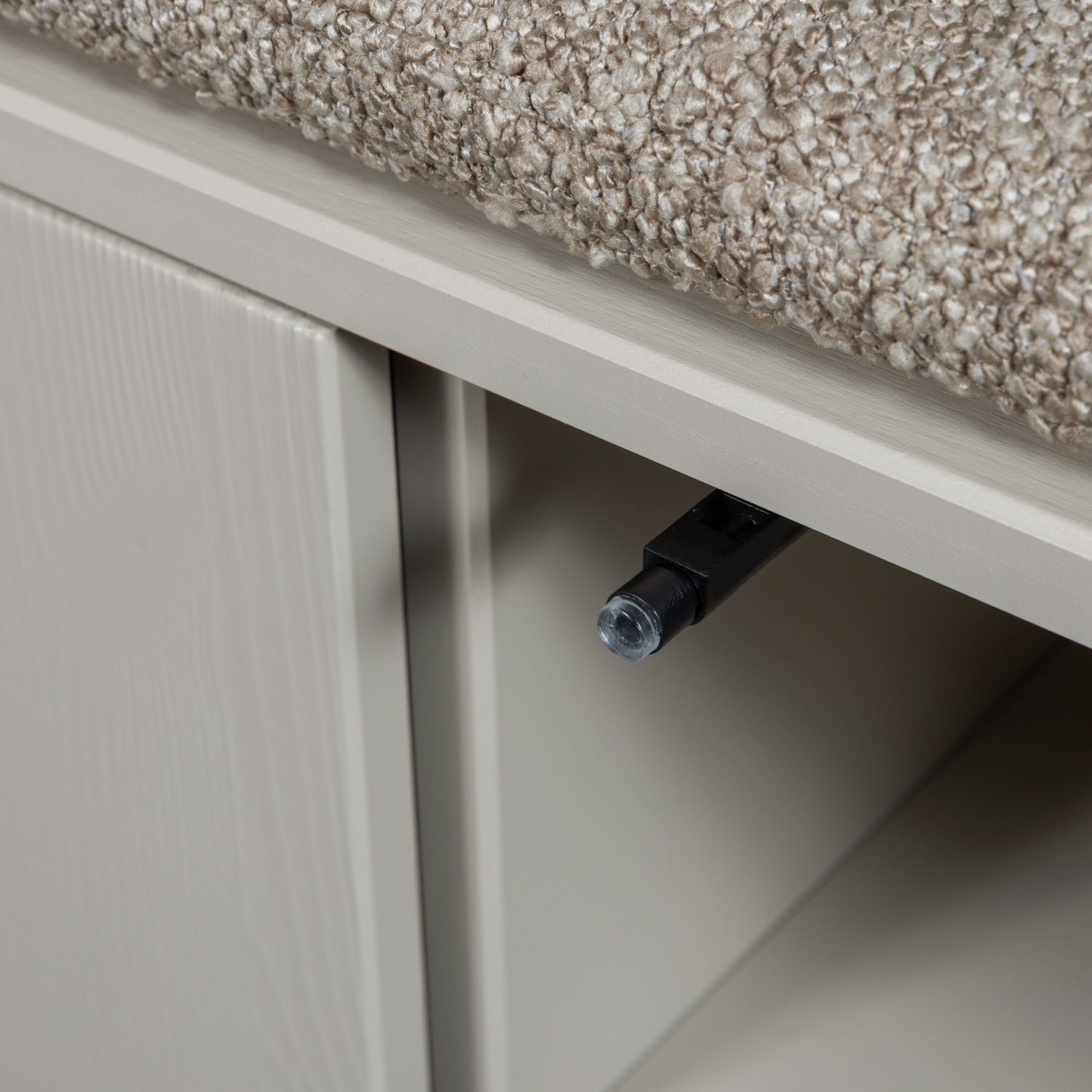 400529-D-02_VS_VT_Settle_Down_tv_meubel_bankje_met_zitkussen_108cm_grenen_dust_detail.png?auto=webp&format=png&width=1500&height=1500