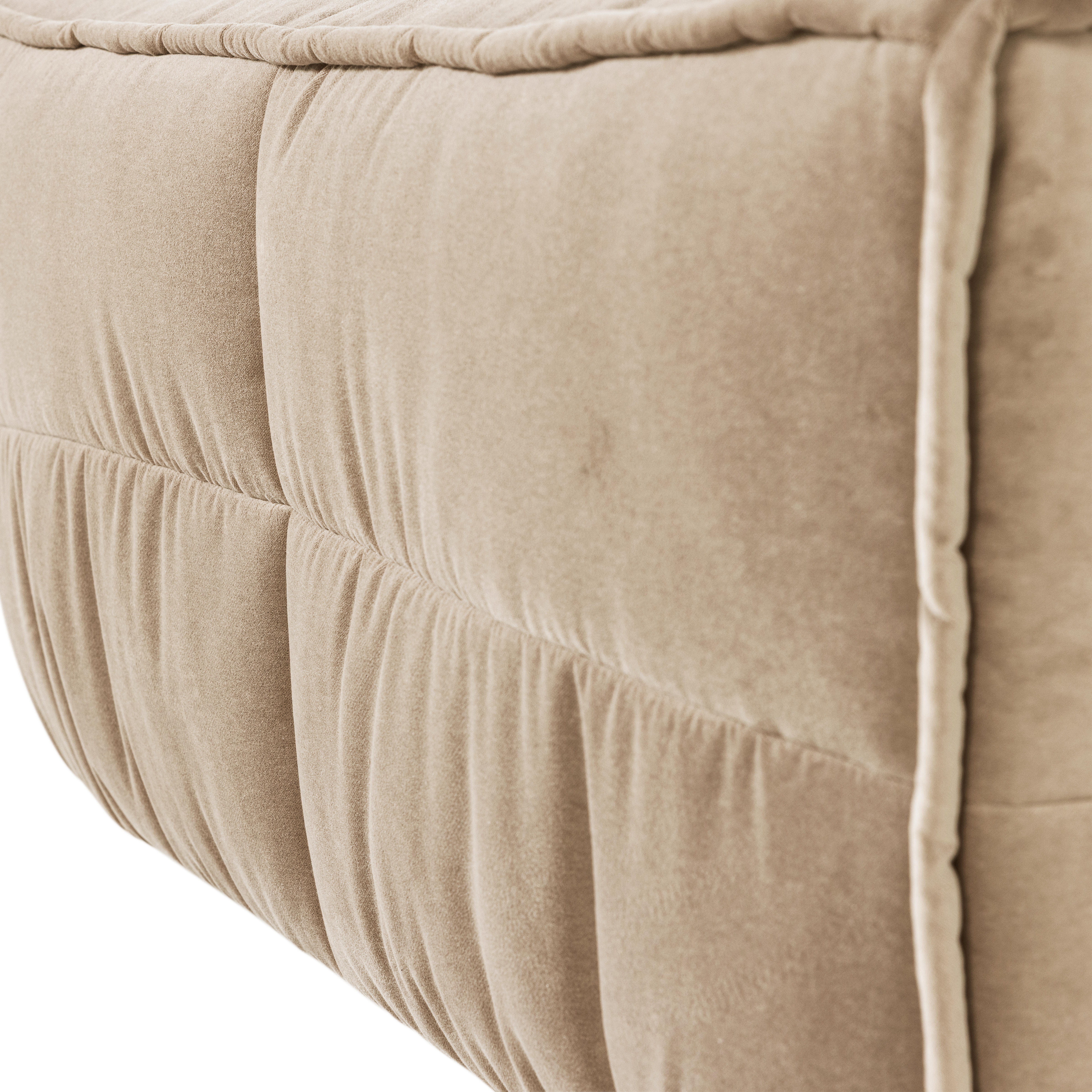 400560-ZB_04_VS_VT_Cluster_hocker_velvet_zacht_beige_C2.png?auto=webp&format=png&width=1500&height=1500