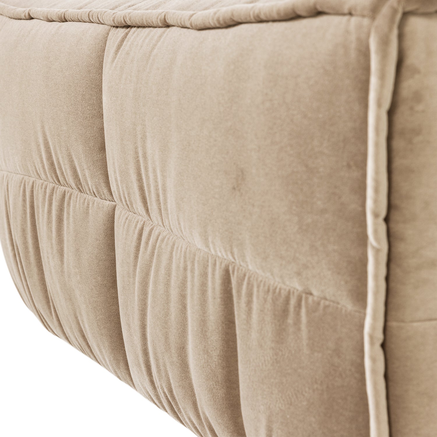 400560-ZB_04_VS_VT_Cluster_hocker_velvet_zacht_beige_C2.png?auto=webp&format=png&width=1500&height=1500