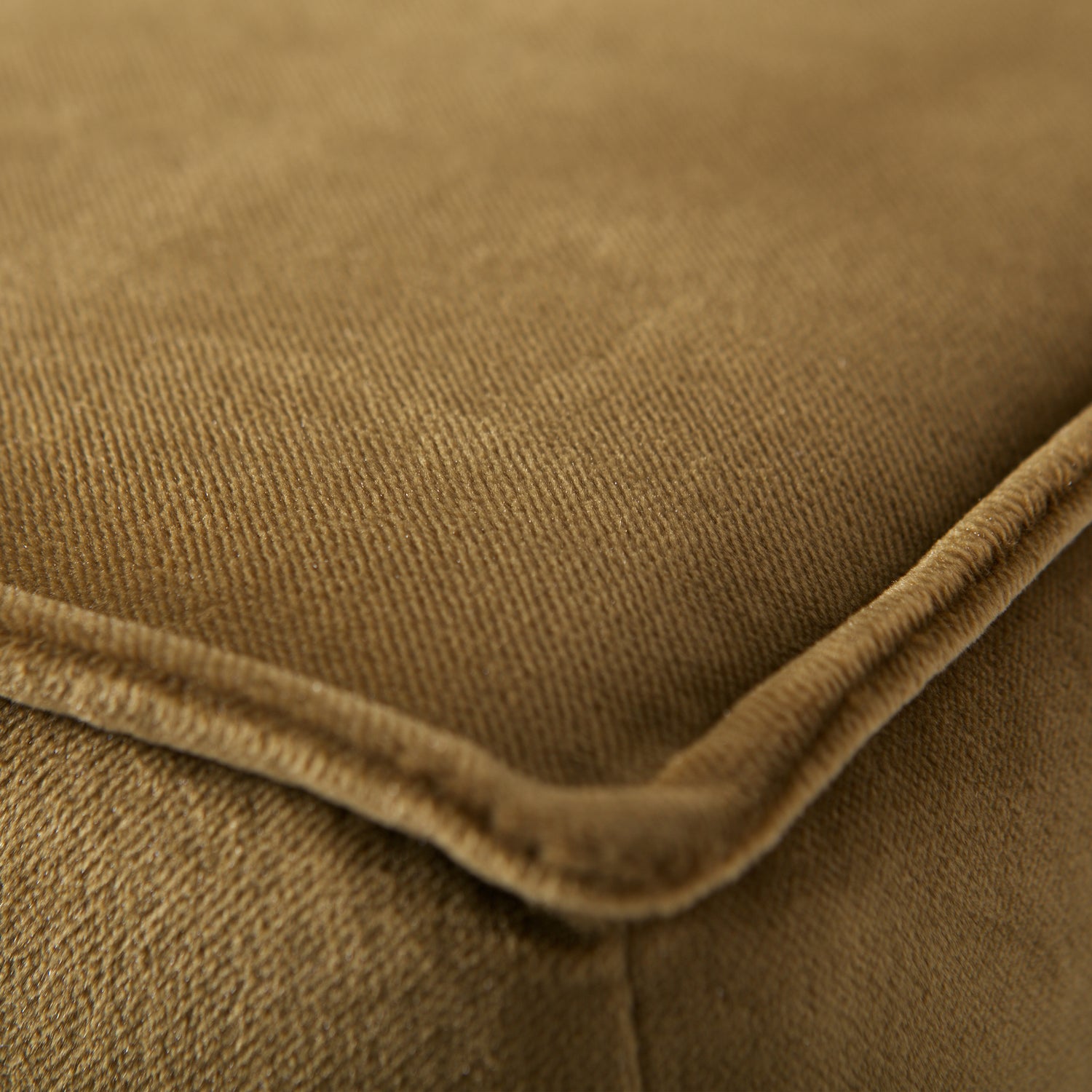 800897-14-01_VS_BP_Rodeo_hocker_poten_honing_geel_detail.jpg?auto=webp&format=png&width=1500&height=1500