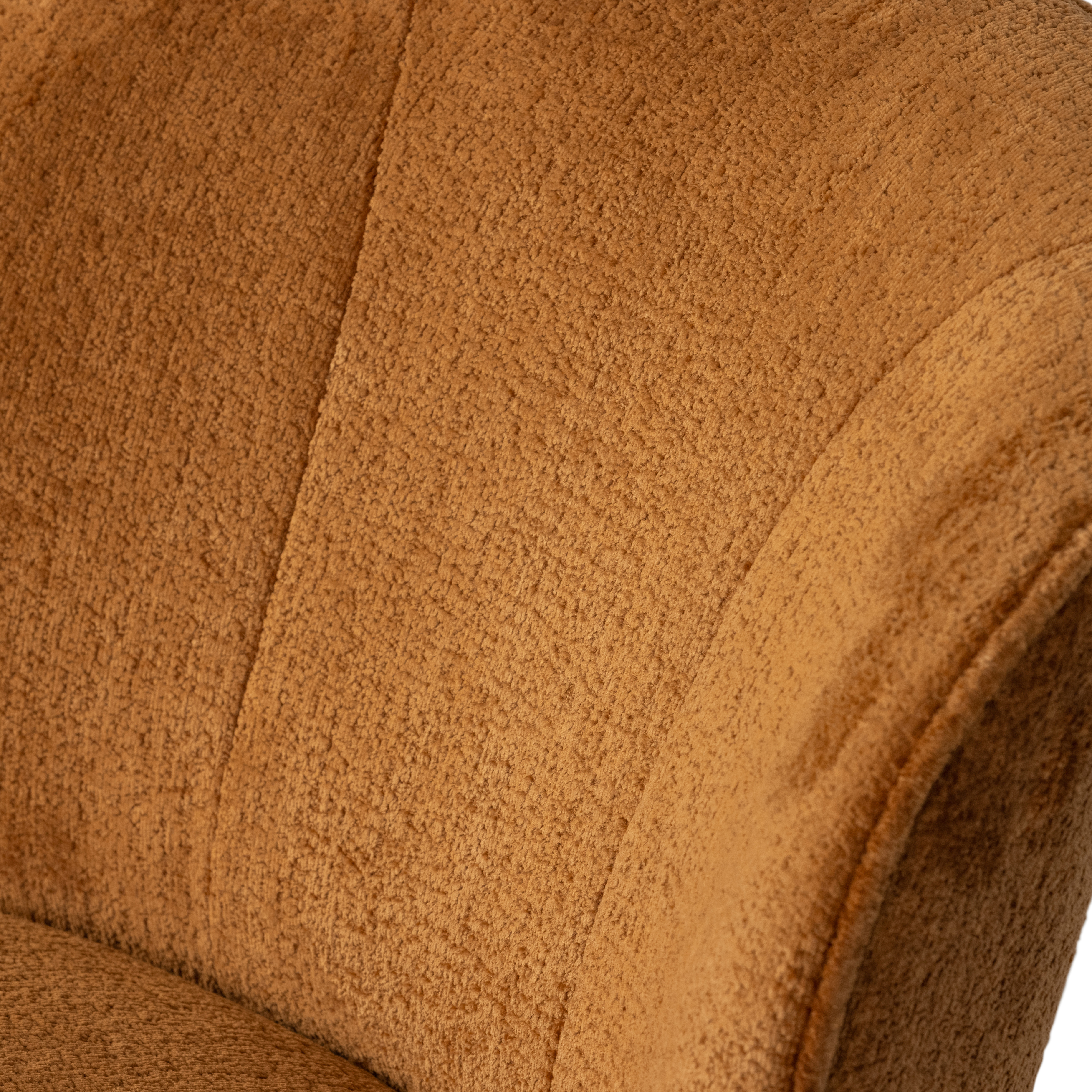 375690-TC-01_VS_FA_Sara_fauteuil_structure_velvet_cognac_detail.jpg?auto=webp&format=png&width=1500&height=1500