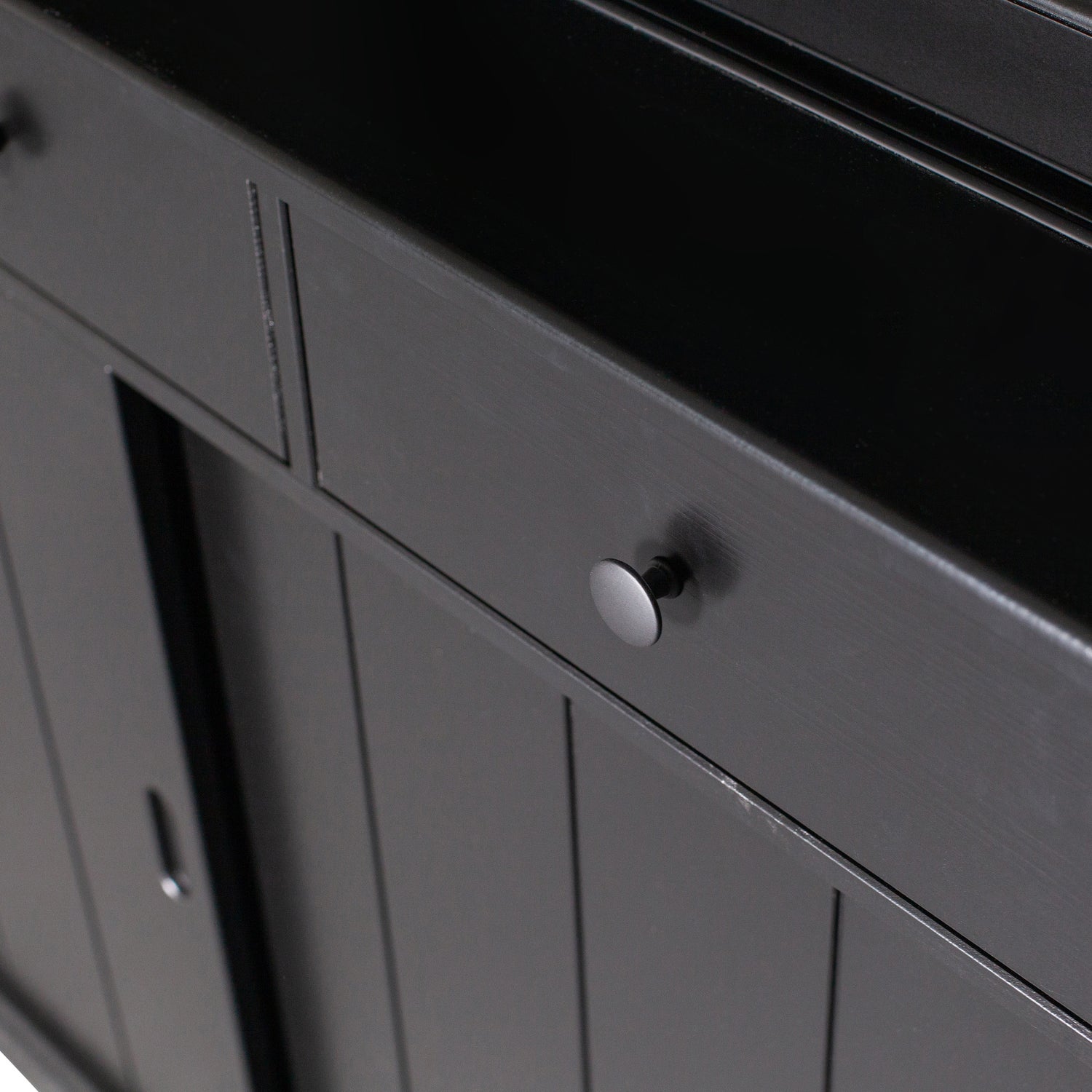 373400-Z-01_VS_FA_Lagos_winkelkast_grenen_zwart_detail.jpg?auto=webp&format=png&width=1500&height=1500