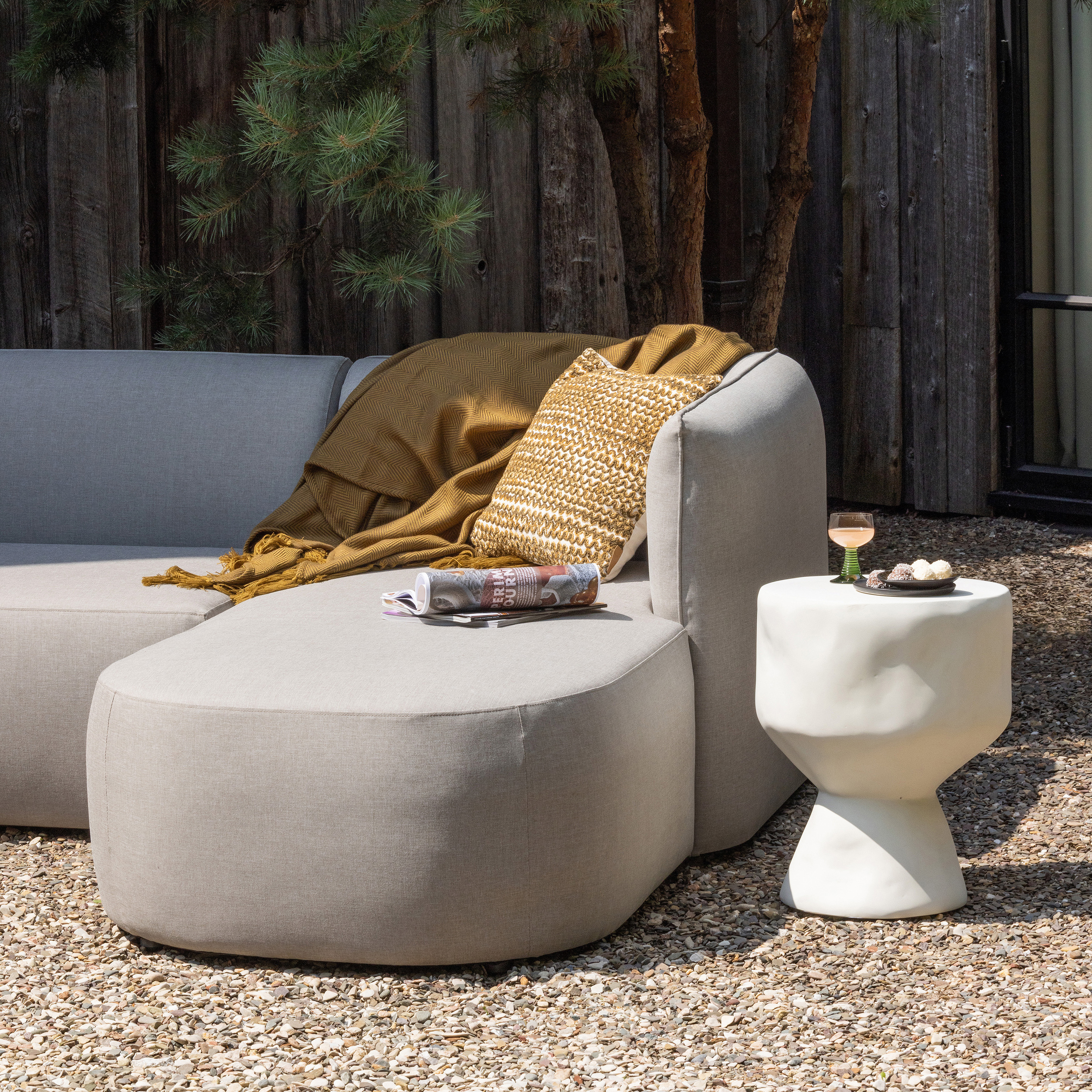 200416-M_02_SF_Aur_bijzettafel_vierkant.jpg?auto=webp&format=png&width=1500&height=1500