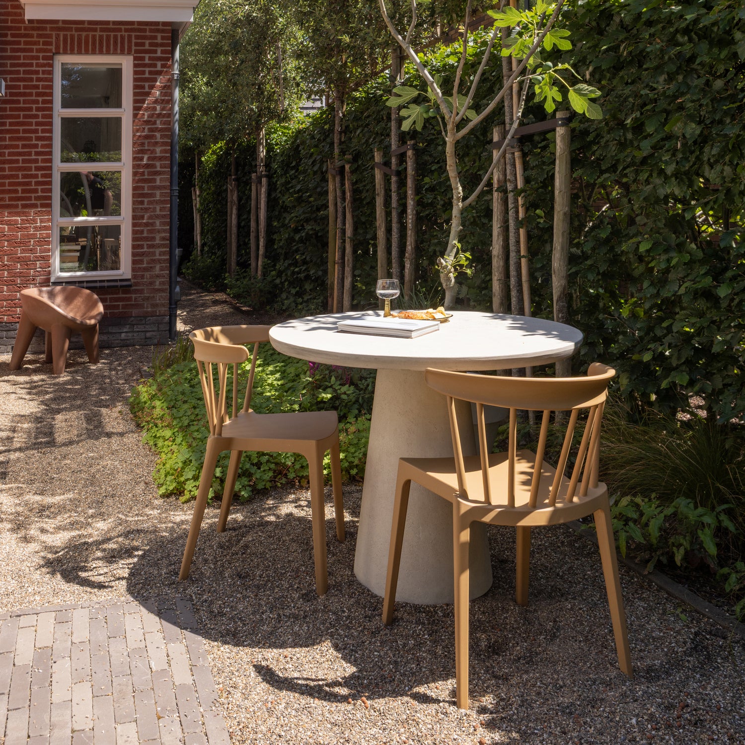 377718-N__378634-CM_01_SF_WO_Kevon_tuintafel_Bliss_tuinstoel_karamel.jpg?auto=webp&format=png&width=1500&height=1500