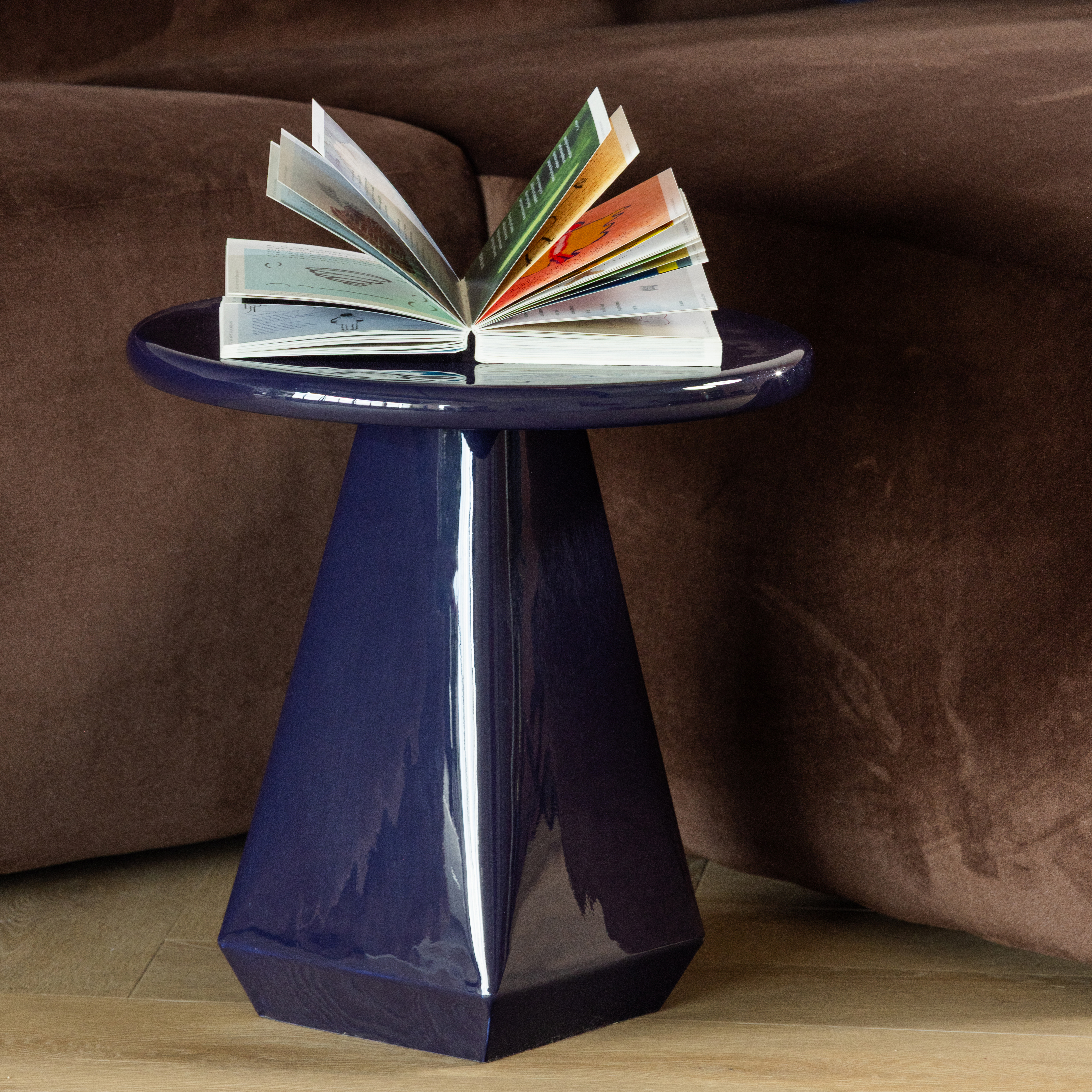 378008-C_01_SF_Lavo_bijzettafel_metaal_hoogglans_donkerblauw_vierkant.jpg?auto=webp&format=png&width=1500&height=1500