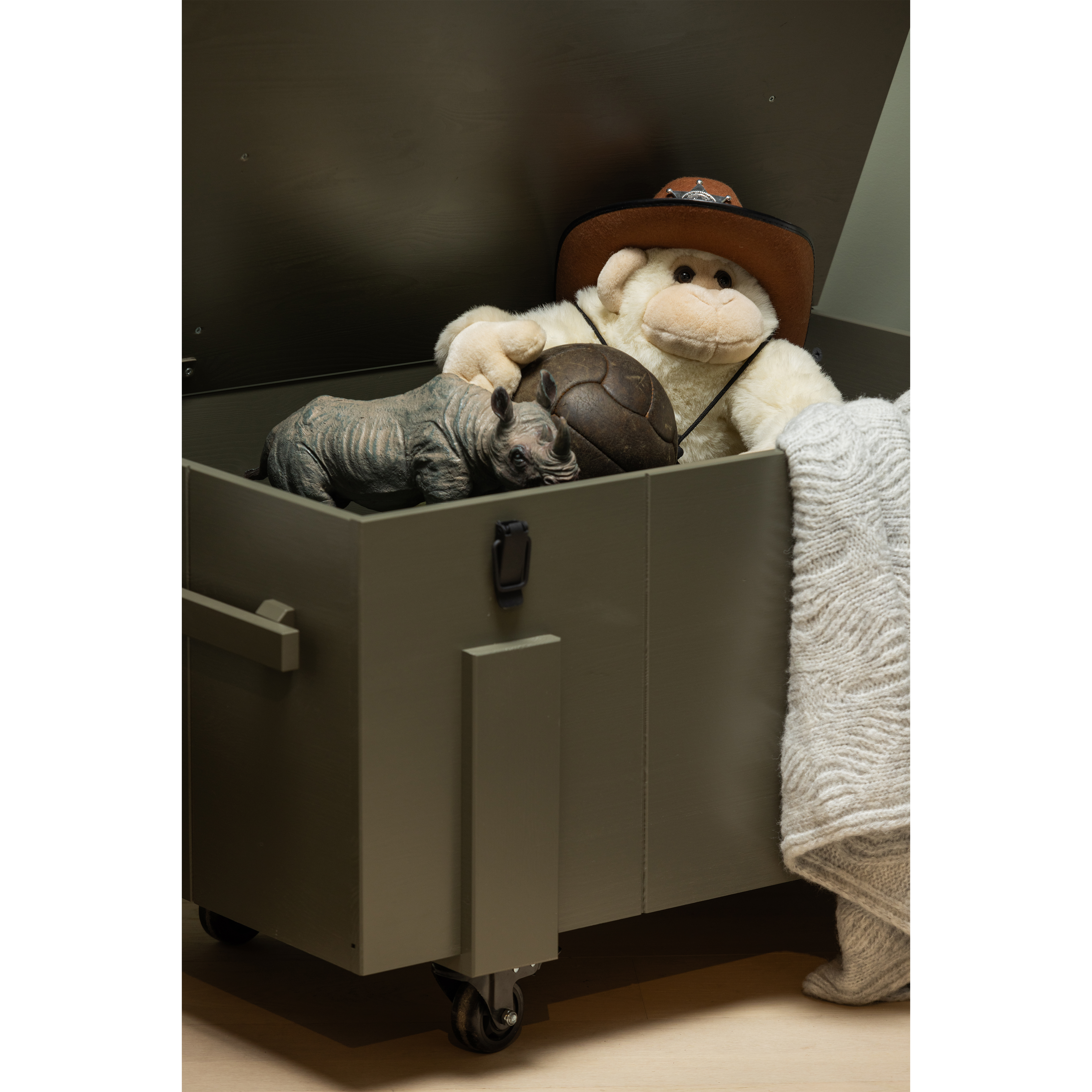 374068-F-02_SF_FA_Bobby_opbergkist_grenen_forest.jpg?auto=webp&format=png&width=1500&height=1500