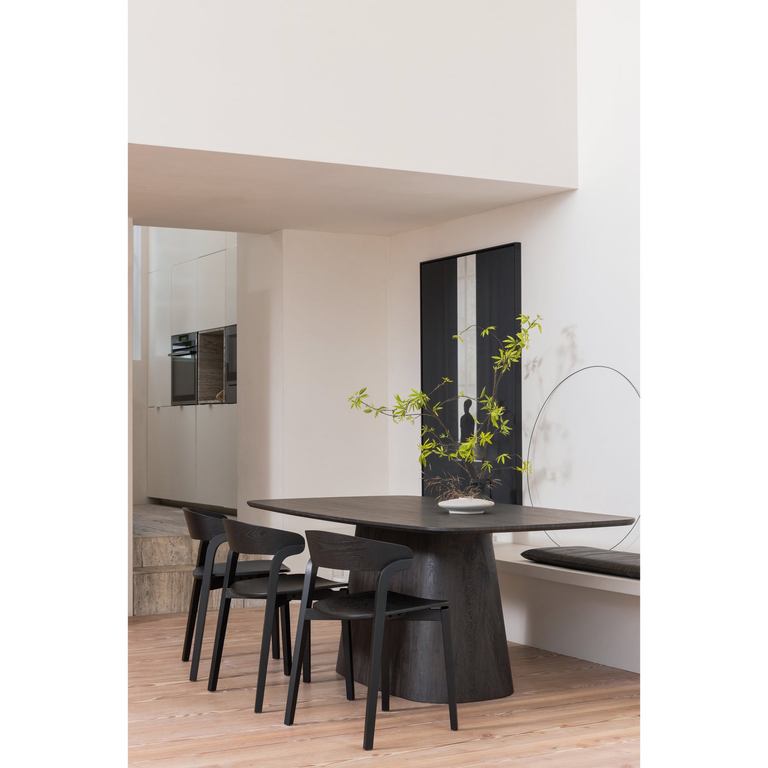 377426-D-377393-Z-01_SF_WE_Leah_eettafel_200x105cm_Cras_zwart.jpg?auto=webp&format=png&width=1500&height=1500