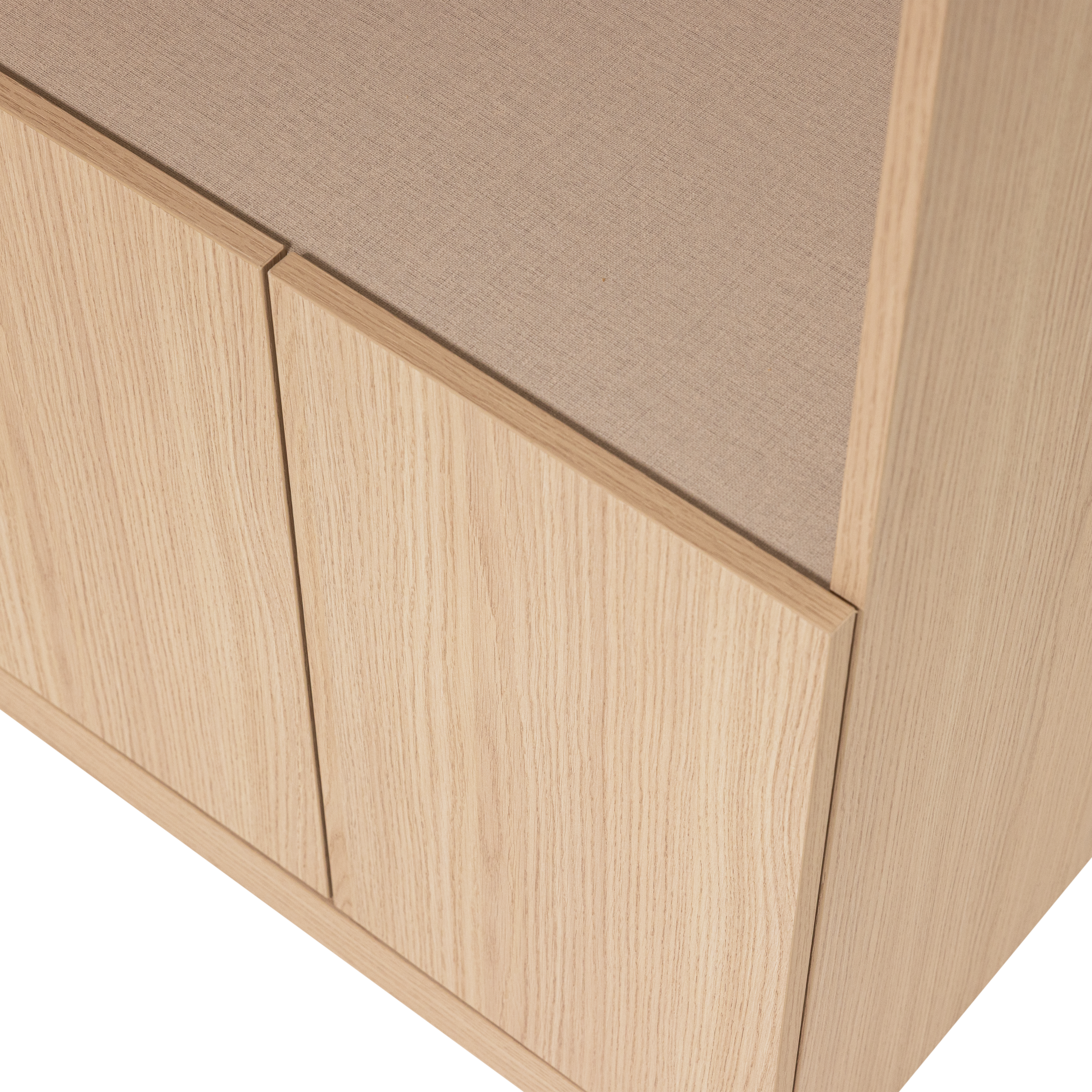 378145-E_05_VS_WP_Build_smalle_half_open_opbergkast_eiken_fineer_naturel__fsc__C1.png?auto=webp&format=png&width=1500&height=1500