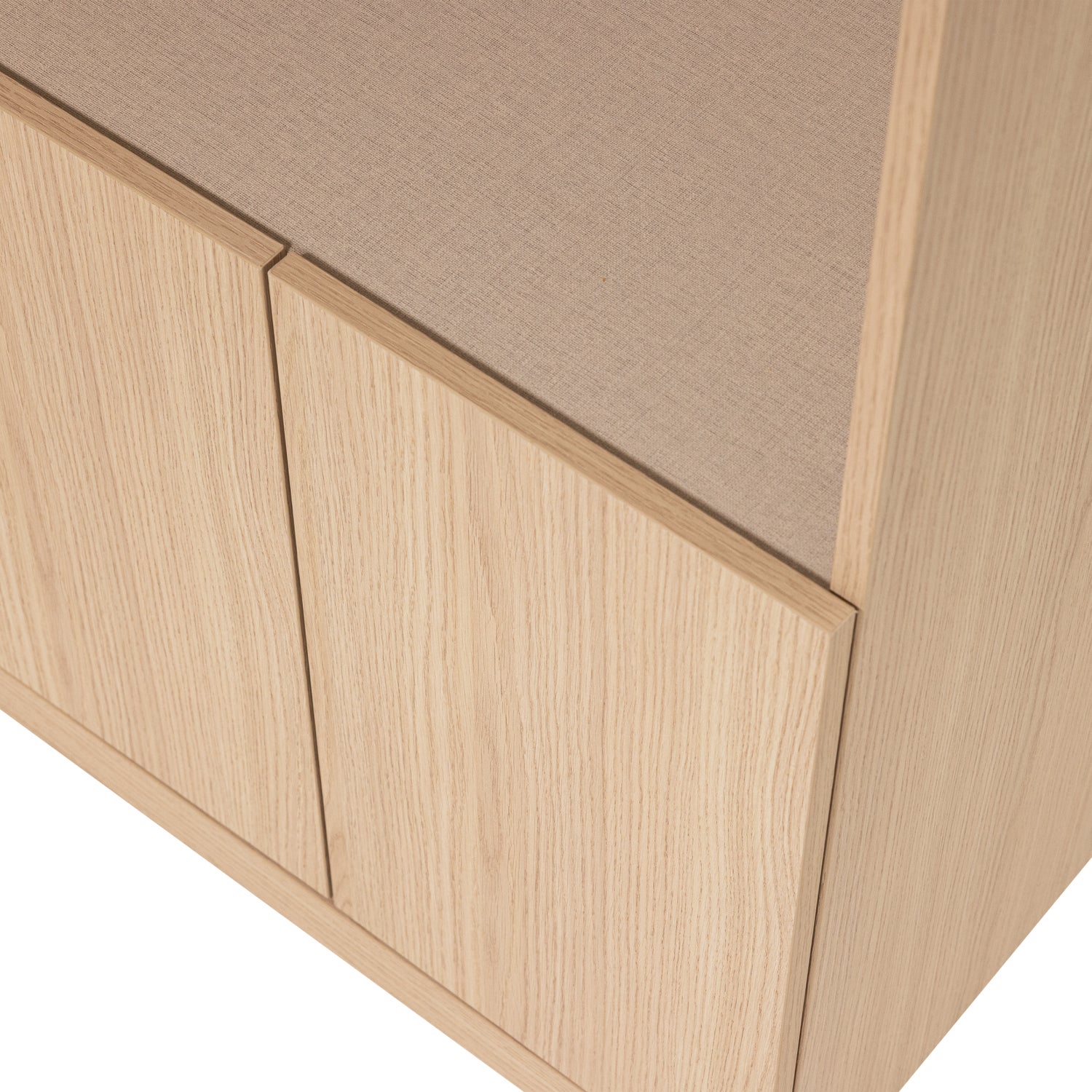 378145-E_05_VS_WP_Build_smalle_half_open_opbergkast_eiken_fineer_naturel__fsc__C1.png?auto=webp&format=png&width=1500&height=1500