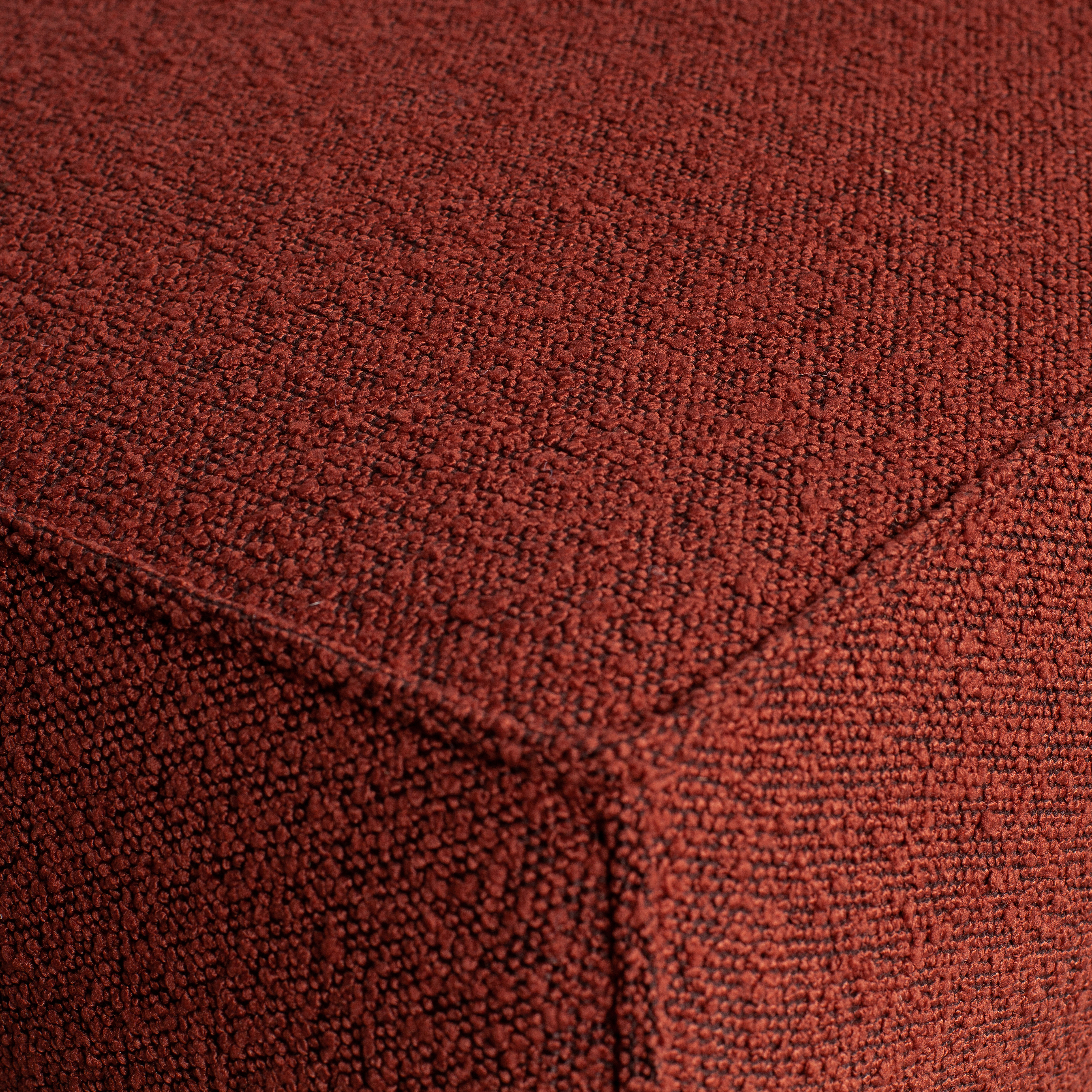378663-C-378652-C-378655-C-378656-C-01_VS_BPH_Statement_hocker_boucle_chestnut_80x55cm_detail.jpg?auto=webp&format=png&width=1500&height=1500
