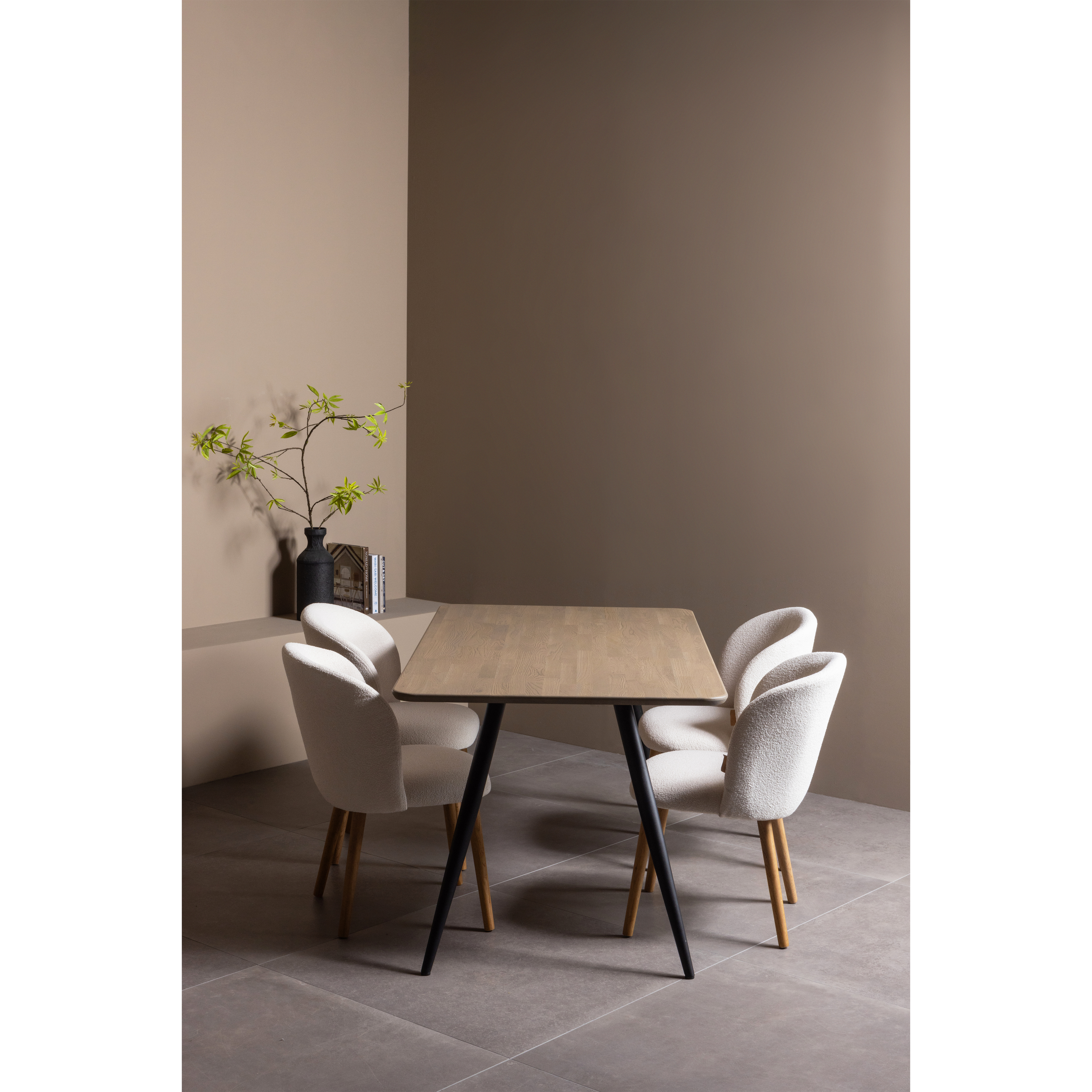 375076-C-375286-375914-Z-01_SF_KW_Tablo_tafelblad_afgerond_160x90cm_camel_Conisch_poot_Kaida.jpg?auto=webp&format=png&width=1500&height=1500