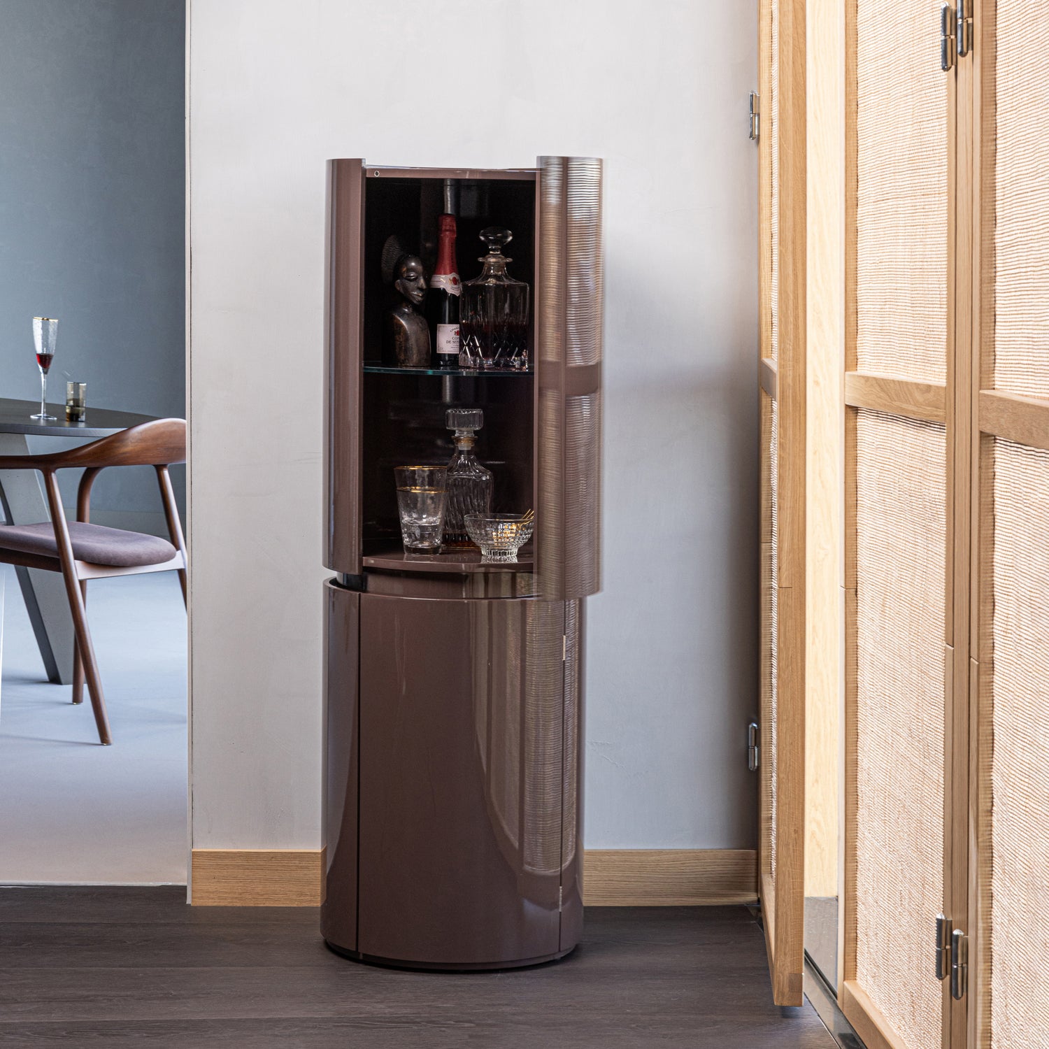 377823-D-01_SF_Sera_donkerbruin_vierkant.jpg?auto=webp&format=png&width=1500&height=1500