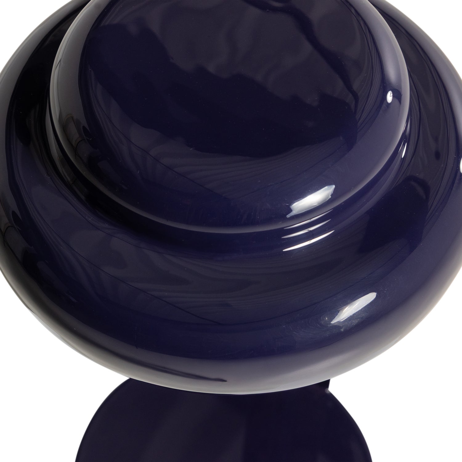 378014-C_05_VS_Rassy_tafellamp_metaal_hoogglans_donkerblauw_C1.png?auto=webp&format=png&width=1500&height=1500
