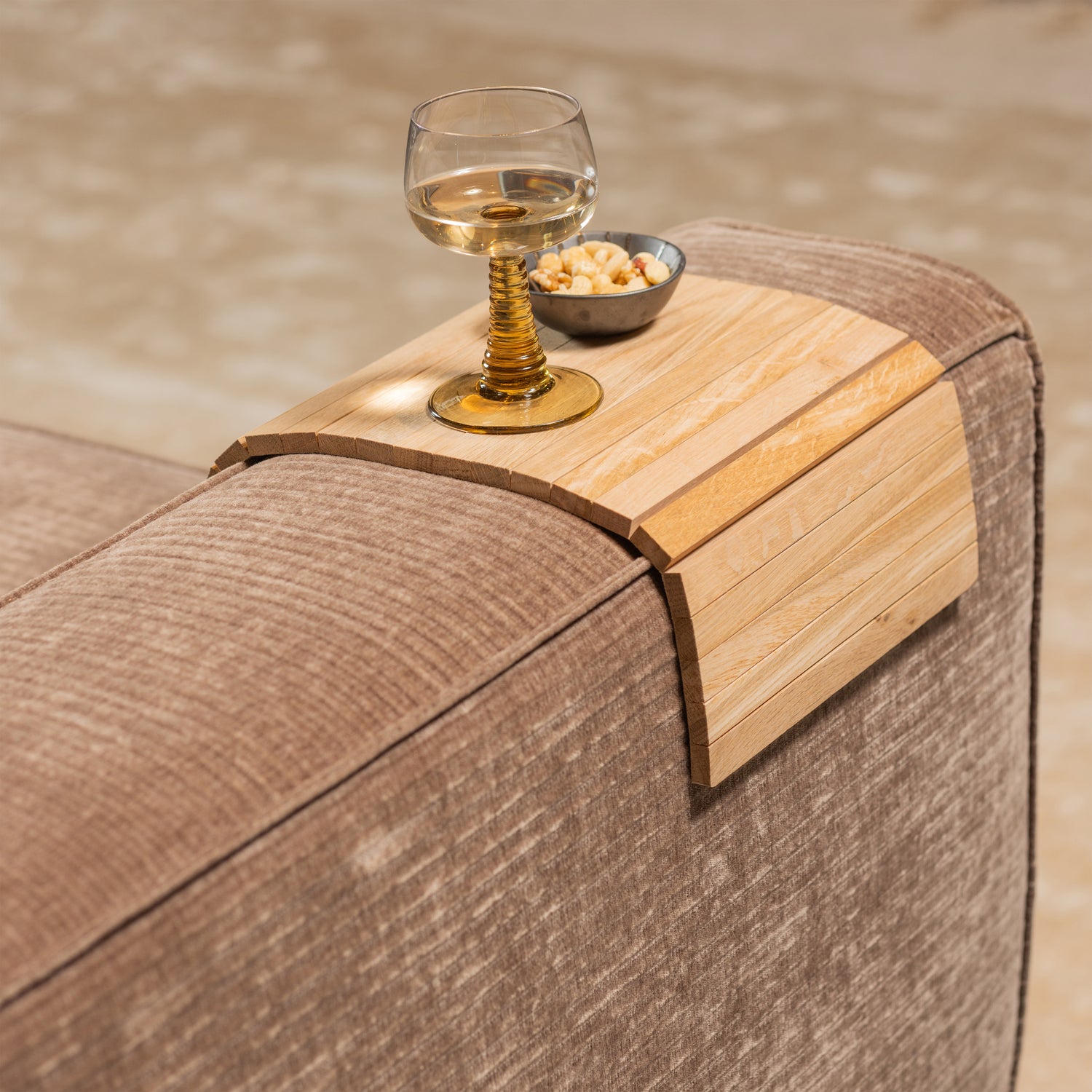 372406-E-01_SF_FA_Armleuning_flexibel_dienblad_XL_eiken_gelakt_VIERKANT.jpg?auto=webp&format=png&width=1500&height=1500