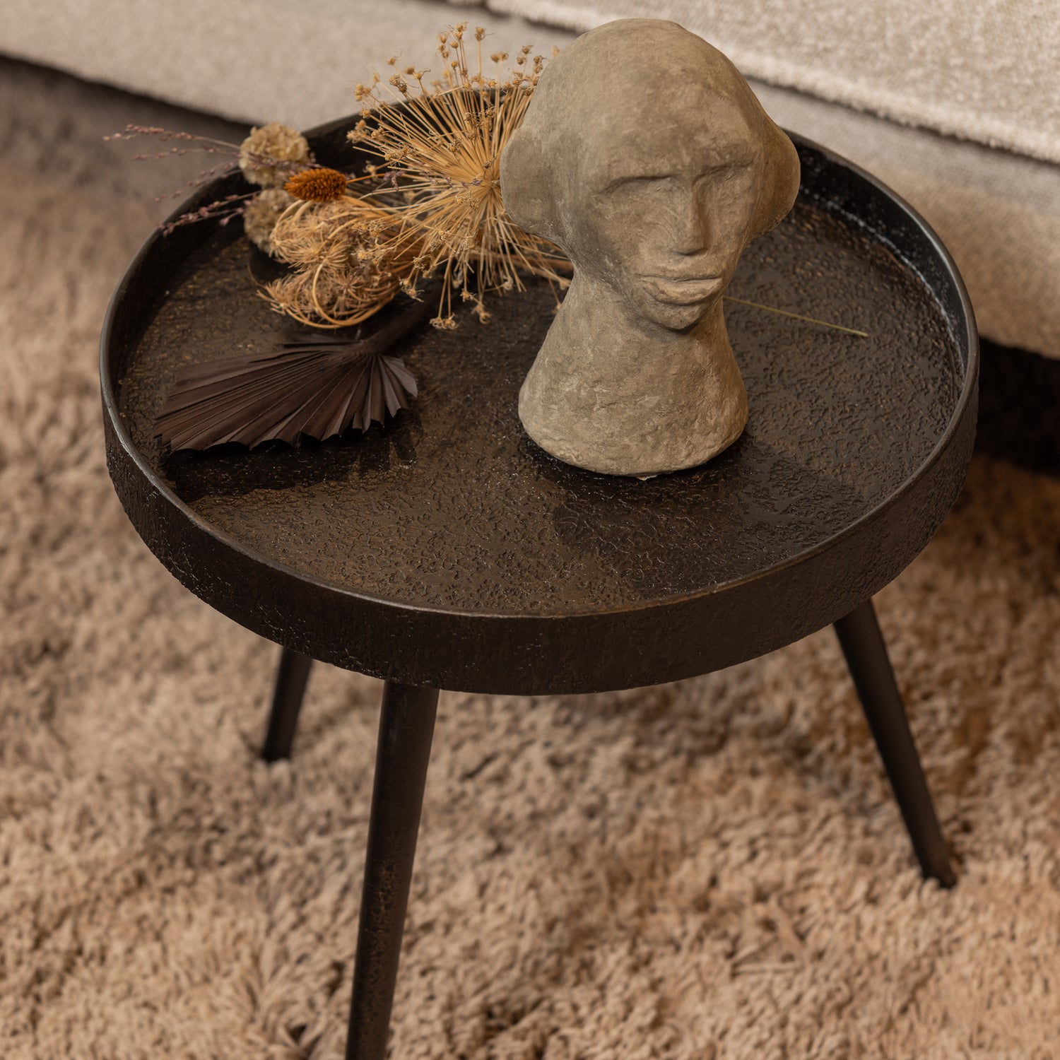 800330-C-800953-G-01_SF_BP_Face_it_deco_papier_mache_clay_Bounds_bijzettafel_M_hout_metaal_antique_goud_41xO41_VIERKANT.jpg?auto=webp&format=png&width=1500&height=1500