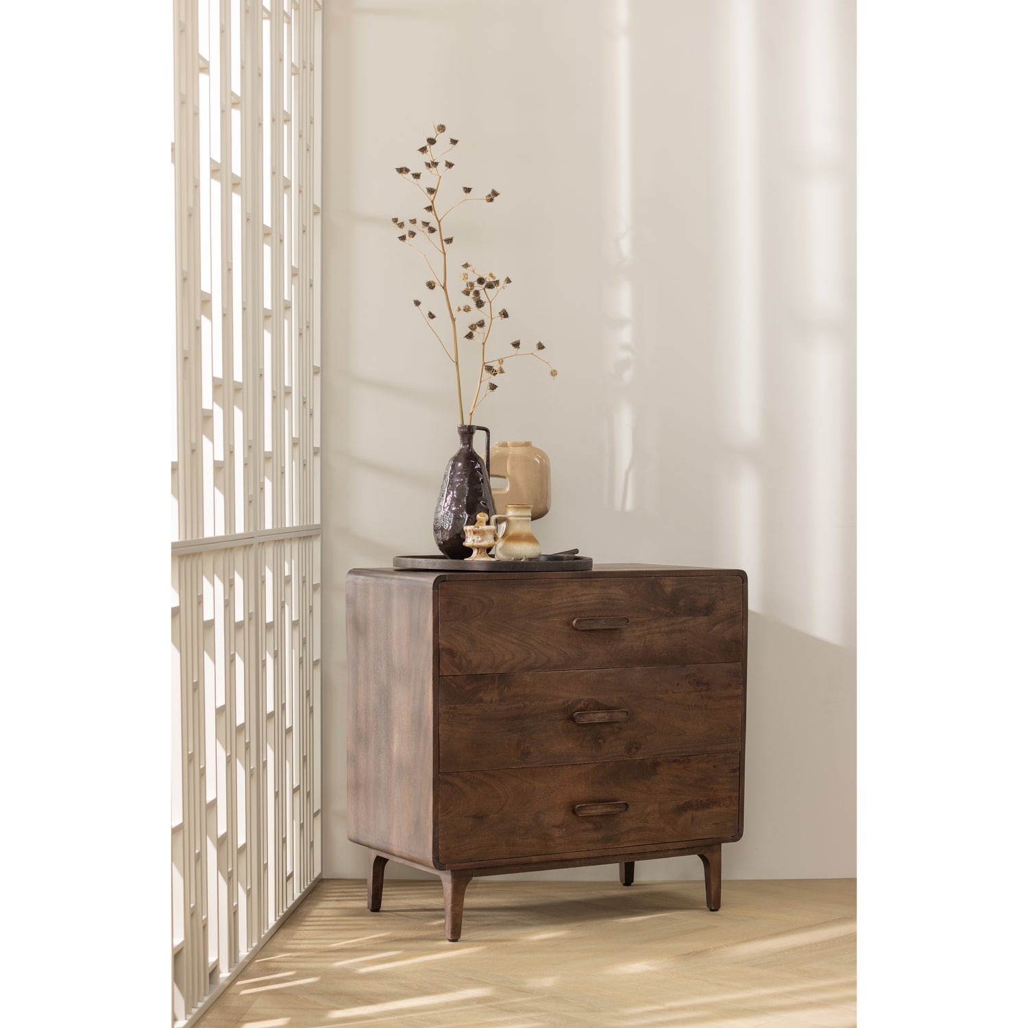 377570-B-377544-B-01_SF_ES_Liya_ladekast_mango_hout_donkerbruin_Indre_vaas.png?auto=webp&format=png&width=1500&height=1500