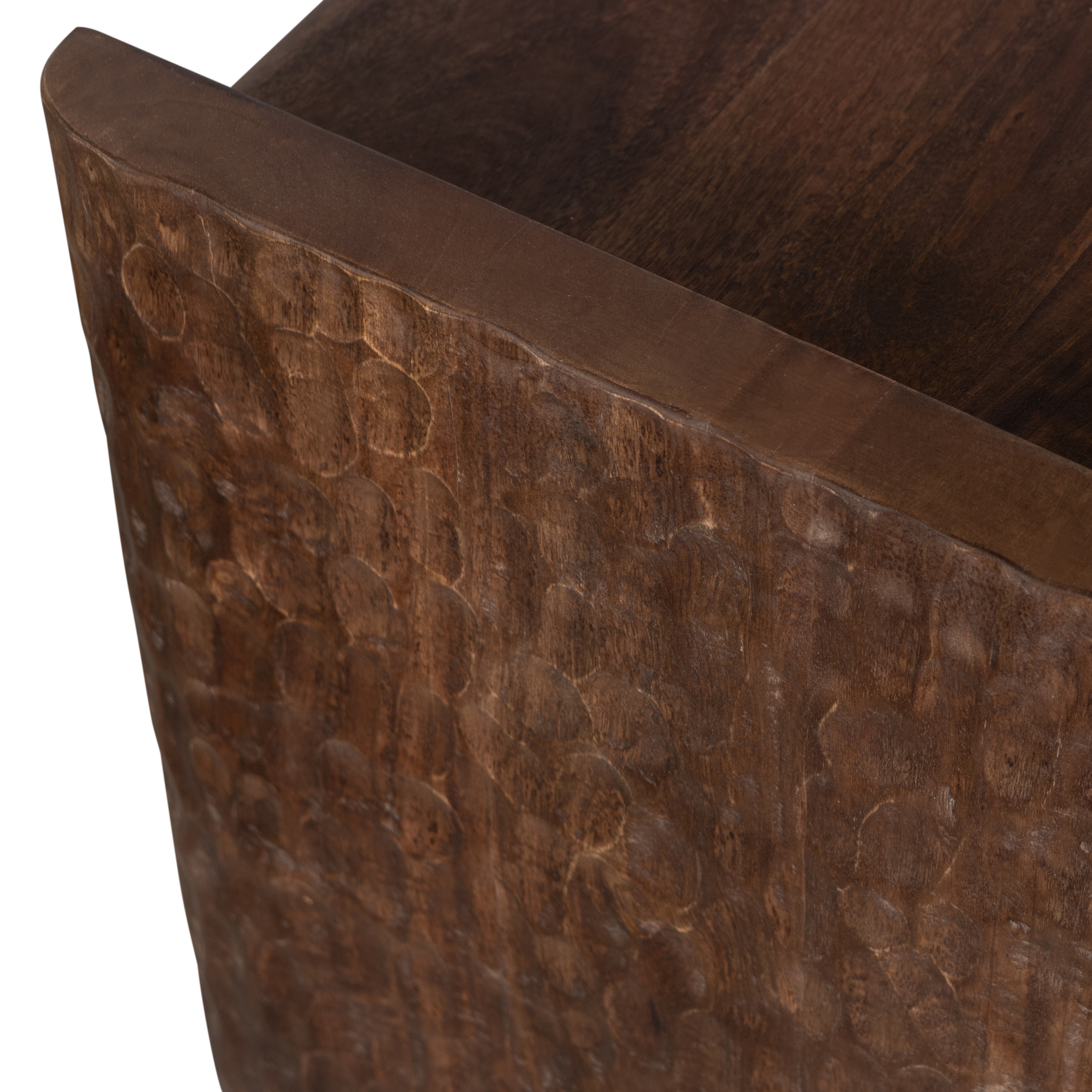 801422-B-01_VS_BP_Prop_bankje_met_bewerkte_poot_hout_warm_bruin_detail.png?auto=webp&format=png&width=1500&height=1500