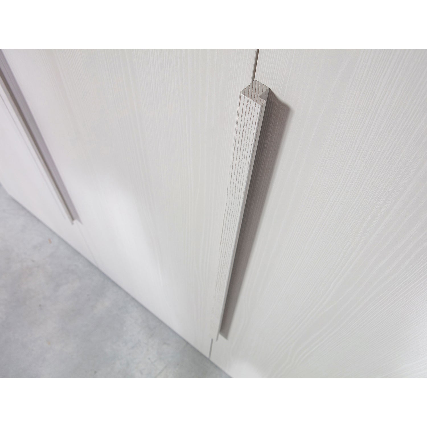 379569-G-02_VS_FA_Rens_3_deurskast_kiezel_grijs_detail.jpg?auto=webp&format=png&width=1500&height=1500
