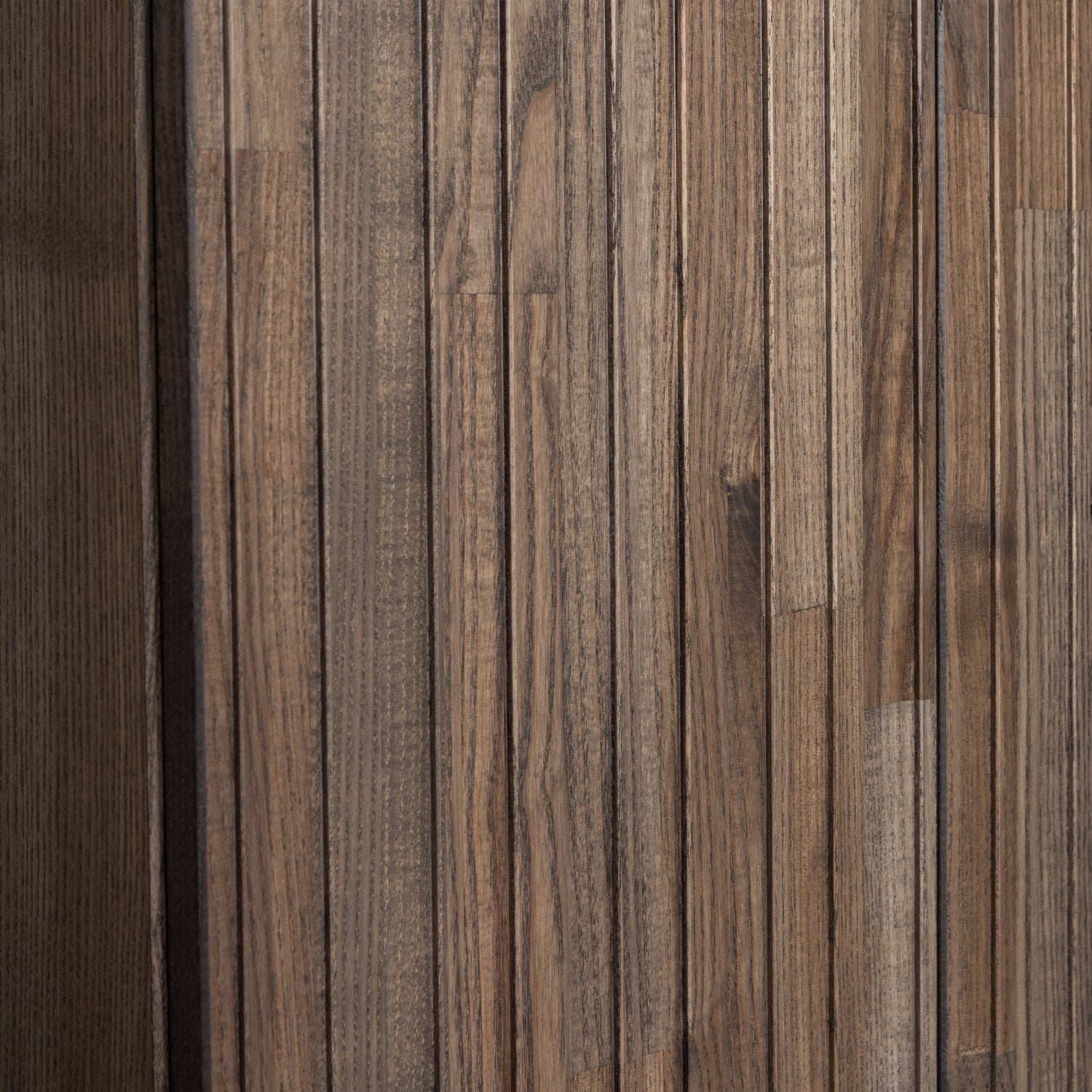 373474-E-01_VS_WE_Gravure_new_hoge_kast_met_lade_essen_espresso_detail.png?auto=webp&format=png&width=1500&height=1500