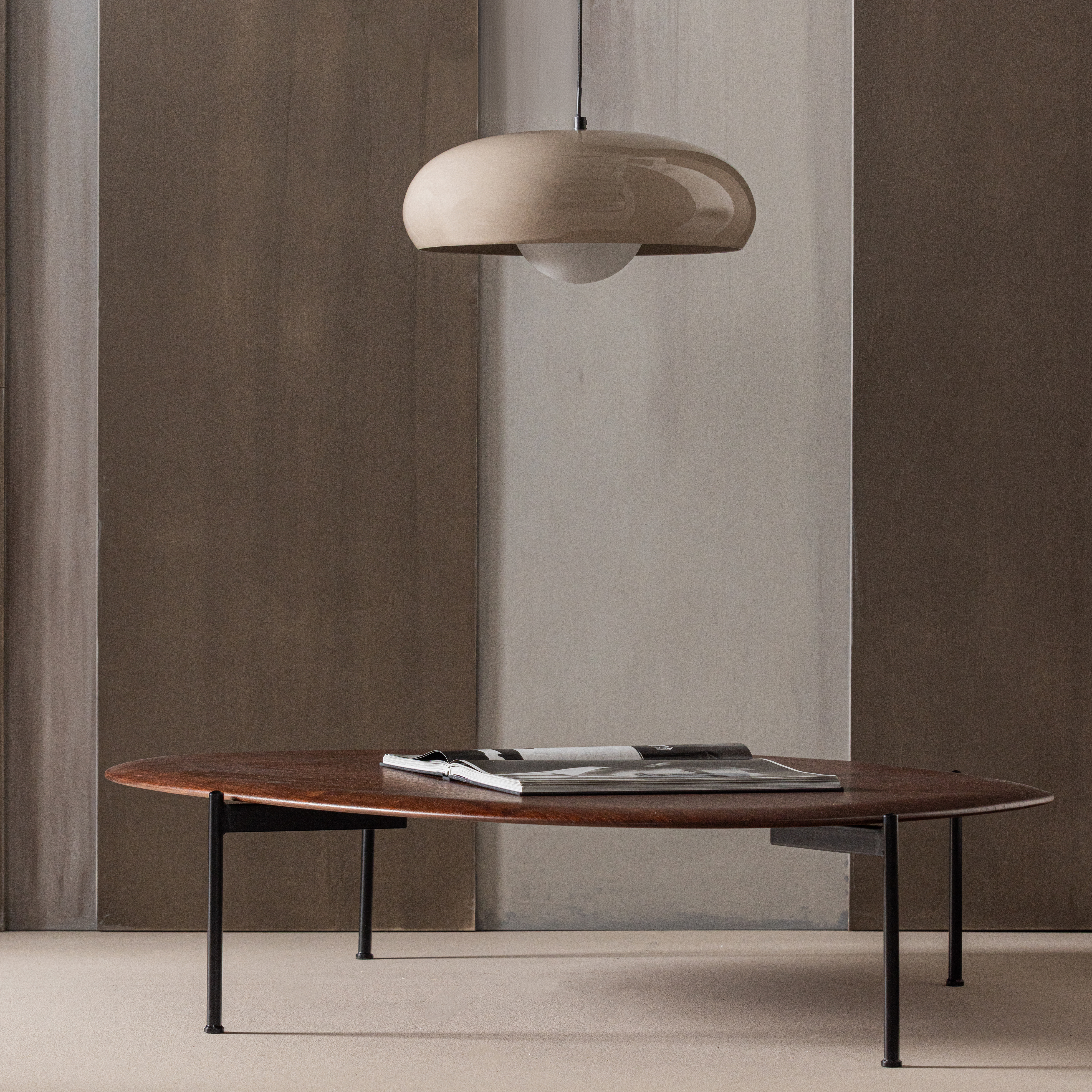 377889-Z__377831-B_01_SF_Tivo_hanglamp_hoogglans_zand_Kota_salontafel_bruin_vierkant.jpg?auto=webp&format=png&width=1500&height=1500