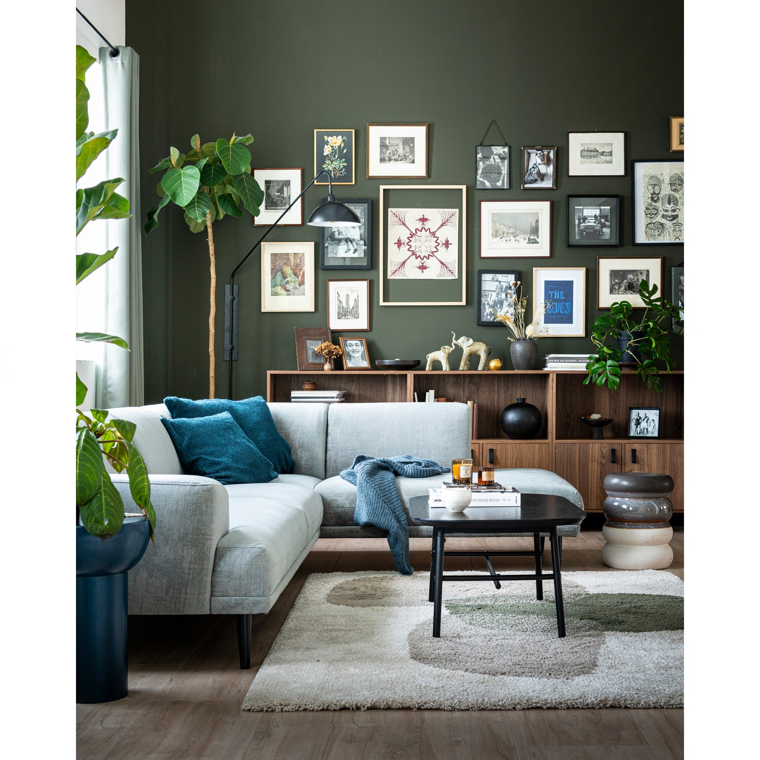 375163-L-373461-N-400448-Z-400436-K-01_SF_VT_Brush_hoekbank_Bookazine_low_case_Elegance_salontafel_Bulb_kruk.jpg?auto=webp&format=png&width=1500&height=1500