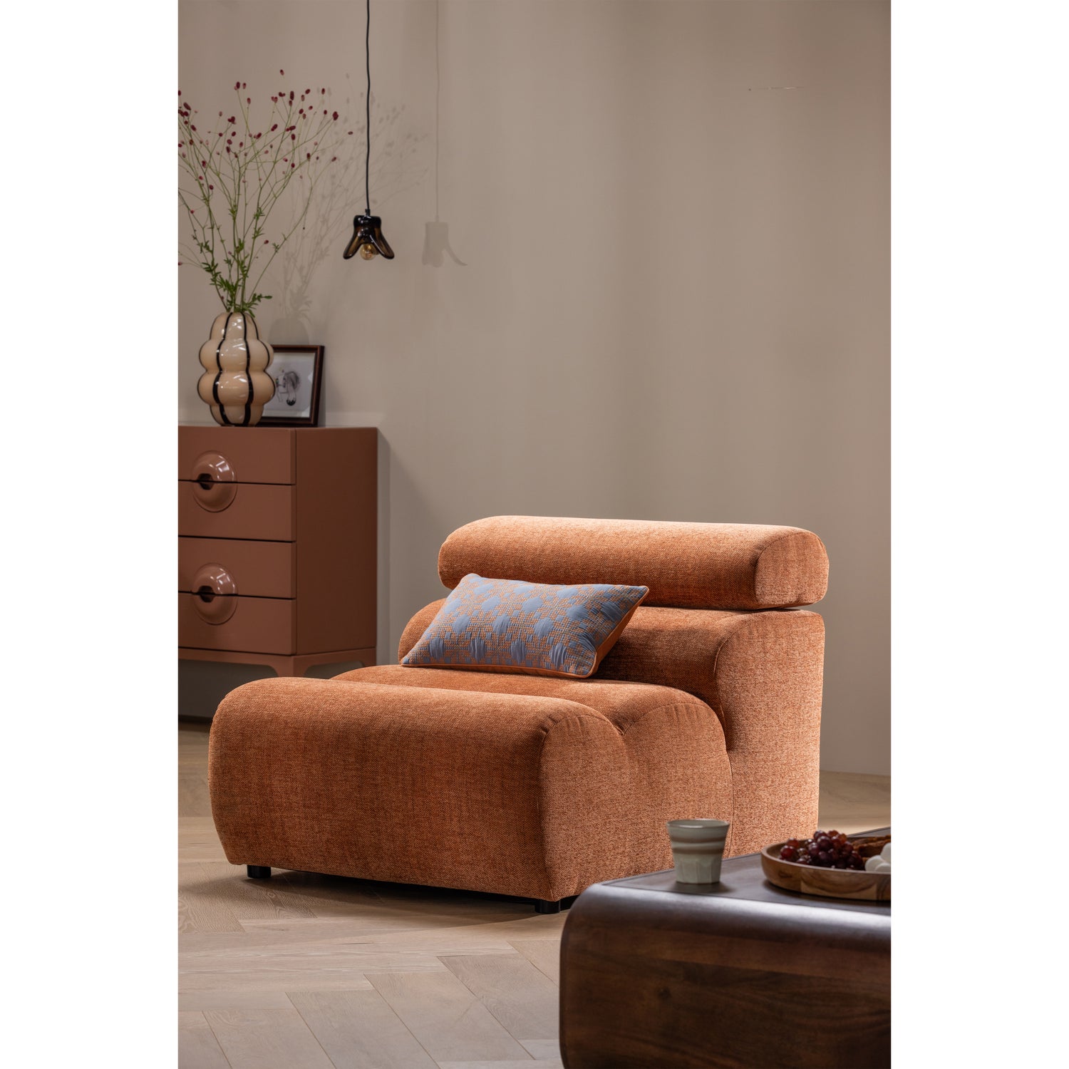 377598-B-377478-N-377565-NB-377662-OM-02_SF_WP_Novi_1-zits_Loan_kussens_Merge_ladekast_Kency_vaas_Elle_hanglamp.png?auto=webp&format=png&width=1500&height=1500