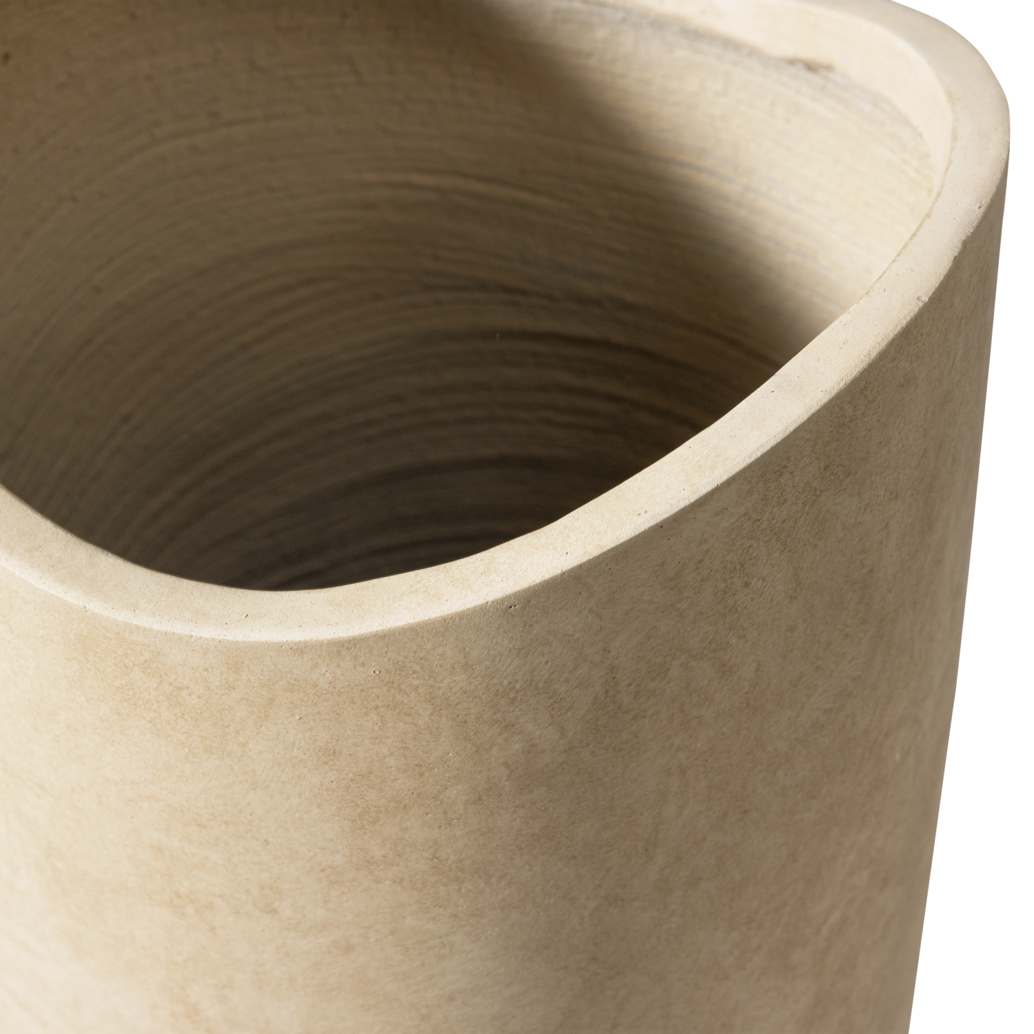 375056-B-01_VS_WE_Mosi_vaas_plantenpot_fiber_clay_beige_75x25cm_detail.png?auto=webp&format=png&width=1500&height=1500