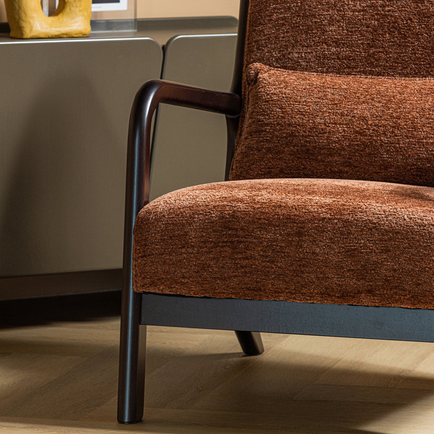 373811-B-02_SF_Mark_chenille_bruin_vierkant.jpg?auto=webp&format=png&width=1500&height=1500