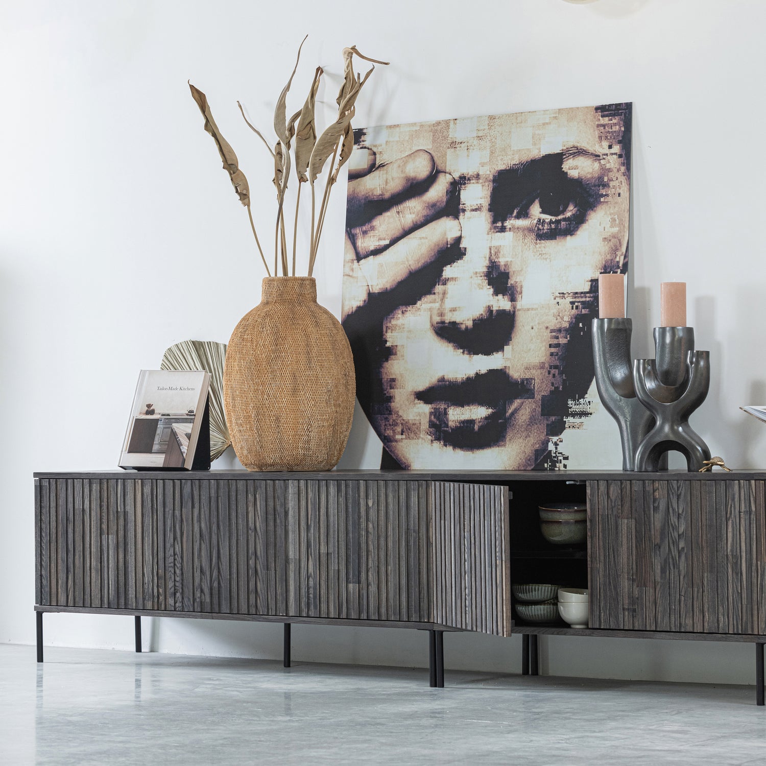 373473-E-373472-E-377275-Z-377274-Z-377227-Z-01_SF_WE_Gravure_new_tv_meubel_Don_Y-X_Brook_boekenstandaard_VIERKANT.jpg?auto=webp&format=png&width=1500&height=1500