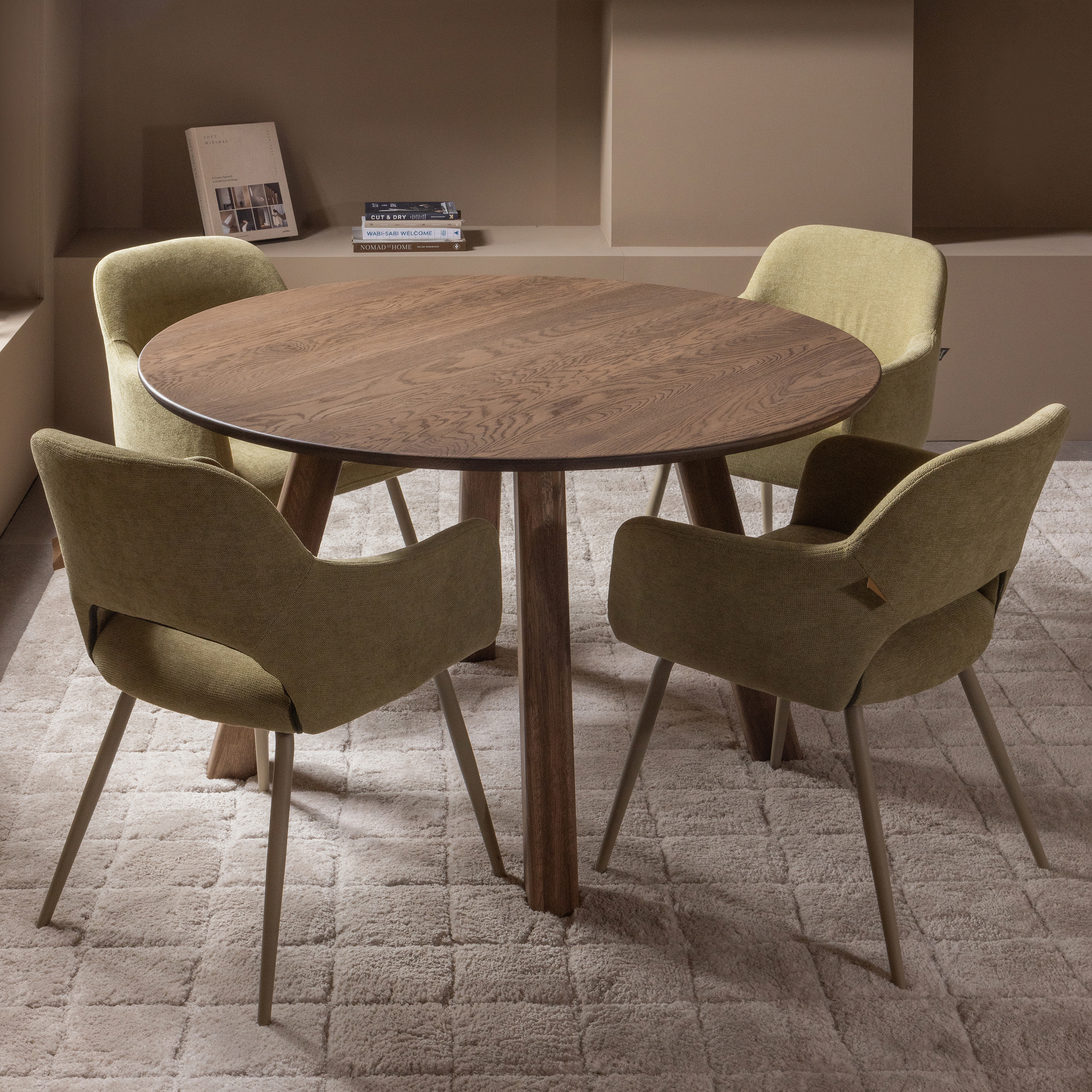 TB-RO-DL22-1190-375092-CB-374076-G-01_SF_FA_Tafelblad_rond_doorgaande_lamel_O120cm_cashmere_brown_Haarlem_4_standen_poot_Jenny_VIERKANT.jpg?auto=webp&format=png&width=1500&height=1500