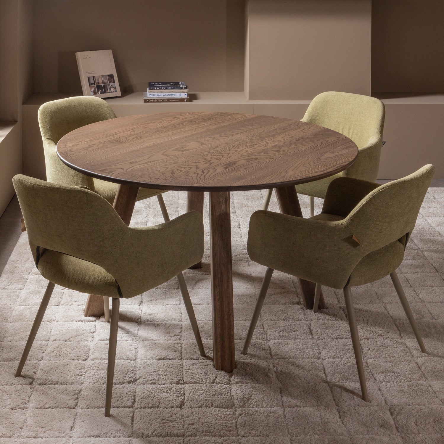 TB-RO-DL22-1190-375092-CB-374076-G-01_SF_FA_Tafelblad_rond_doorgaande_lamel_O120cm_cashmere_brown_Haarlem_4_standen_poot_Jenny_VIERKANT.jpg?auto=webp&format=png&width=1500&height=1500