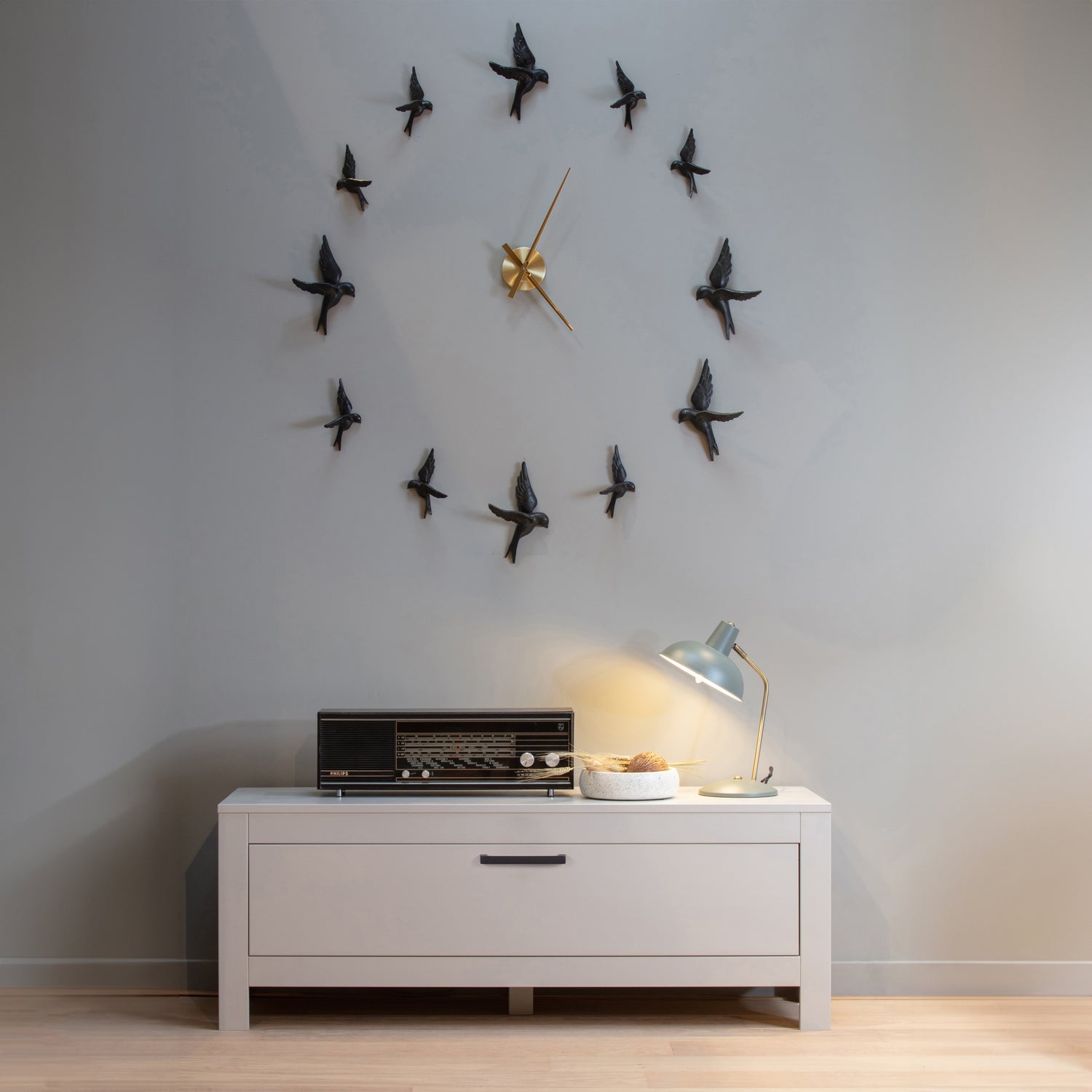 200180-M-800898-Z-01_SF_BL_Bonk_tv_meubel_grenen_mist_Avaler_vogels_PS_VIERKANT.jpg?auto=webp&format=png&width=1500&height=1500