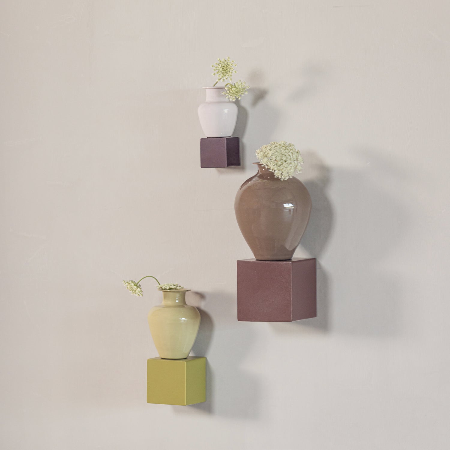377965-B__377966-G__377967-P_01_SF_ES_Numo_wanddeco_set_vaas_kubus_bruin_groen_paars_vierkant.jpg?auto=webp&format=png&width=1500&height=1500