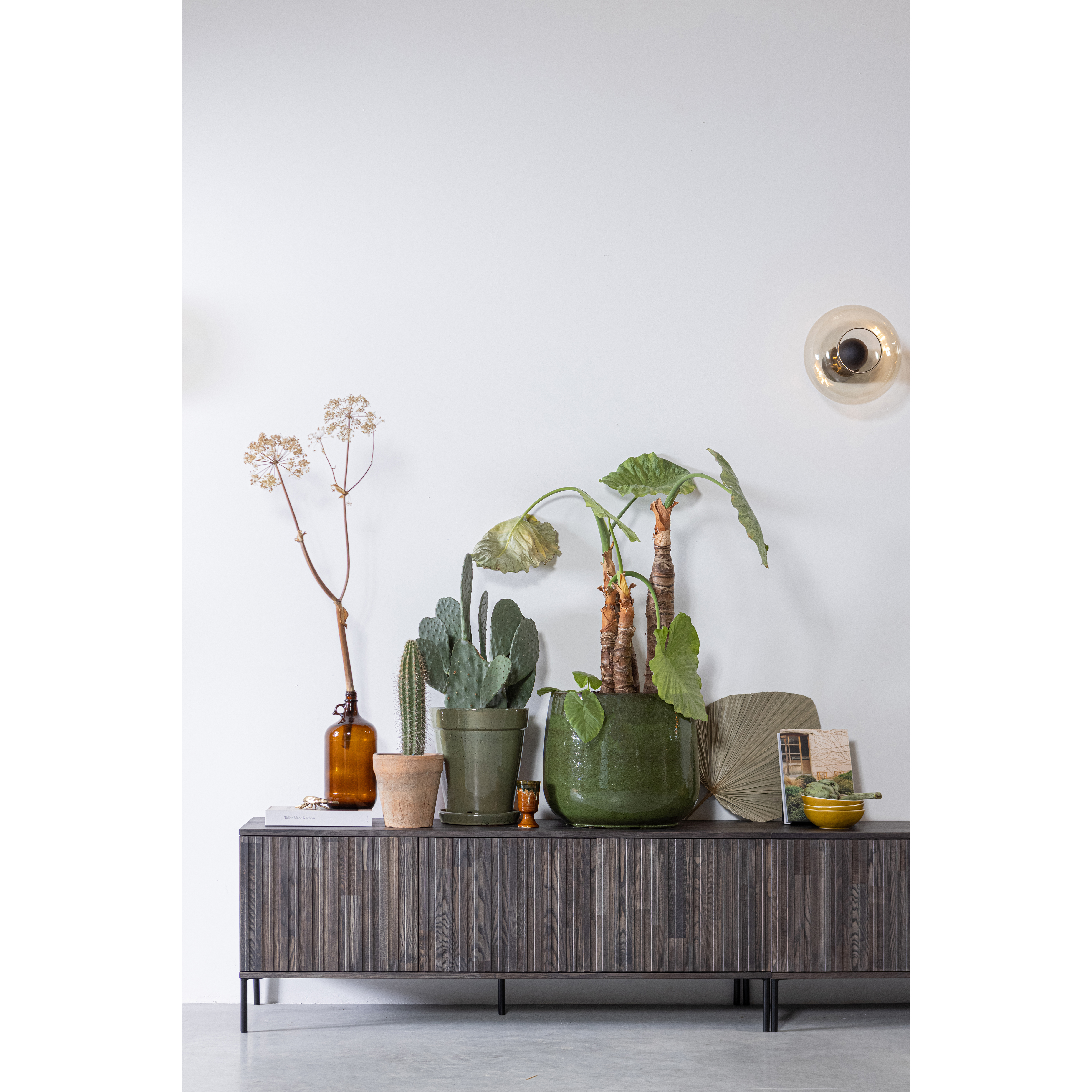 373473-E-373472-E-02_SF_WE_Gravure_new_tv_meubel_espresso.jpg?auto=webp&format=png&width=1500&height=1500