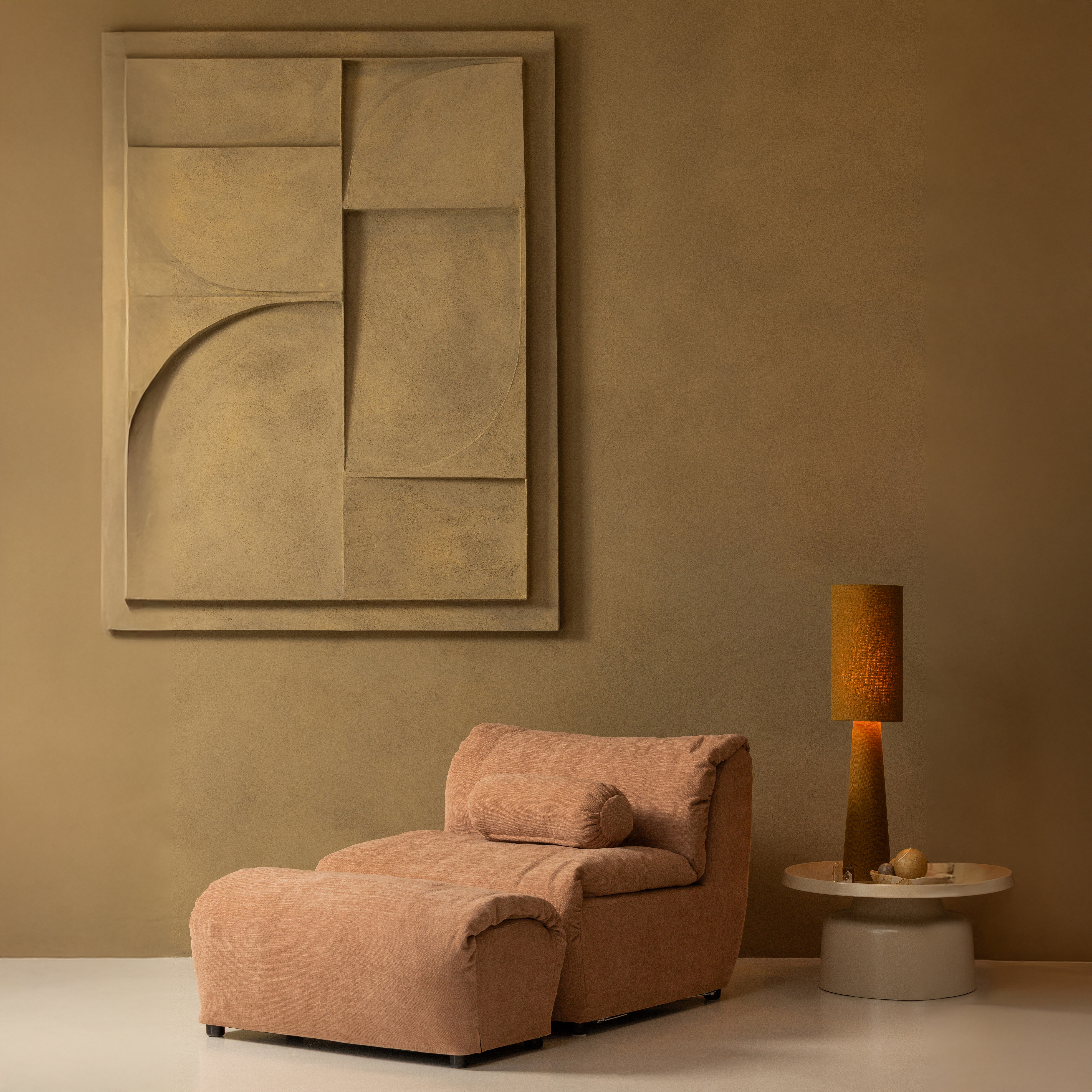 377520-OP-377527-OP-375061-S-801397-T-377524-OP-01_SF_WE_Baggy_1-zits_geweven_stof_oudroze_Peer_bijzettafel_Loft_tafellamp_vierkant.jpg?auto=webp&format=png&width=1500&height=1500