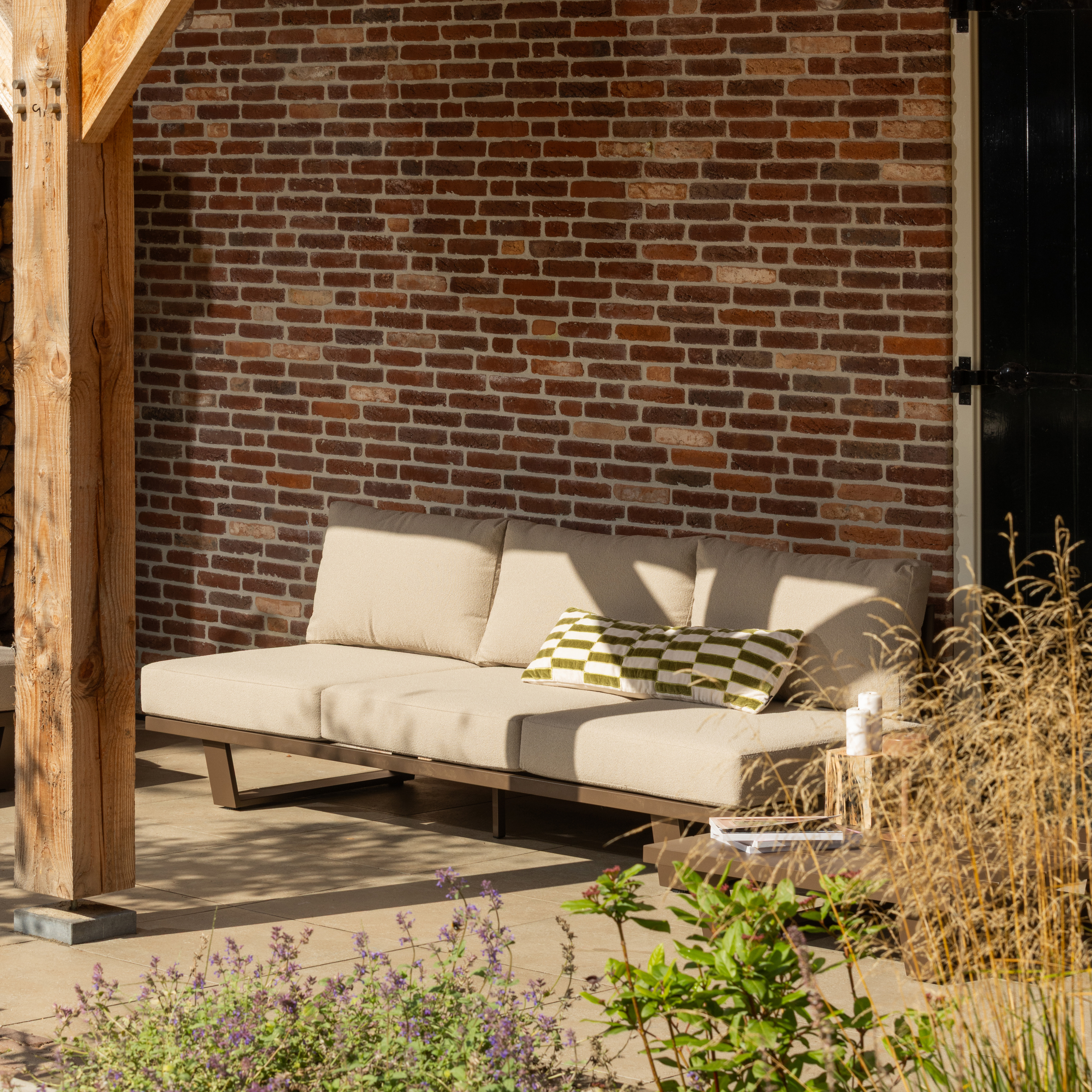 500006-B_01_SF_WO_Bear_tuin_3-zits_bank_aluminium_bruin.jpg?auto=webp&format=png&width=1500&height=1500