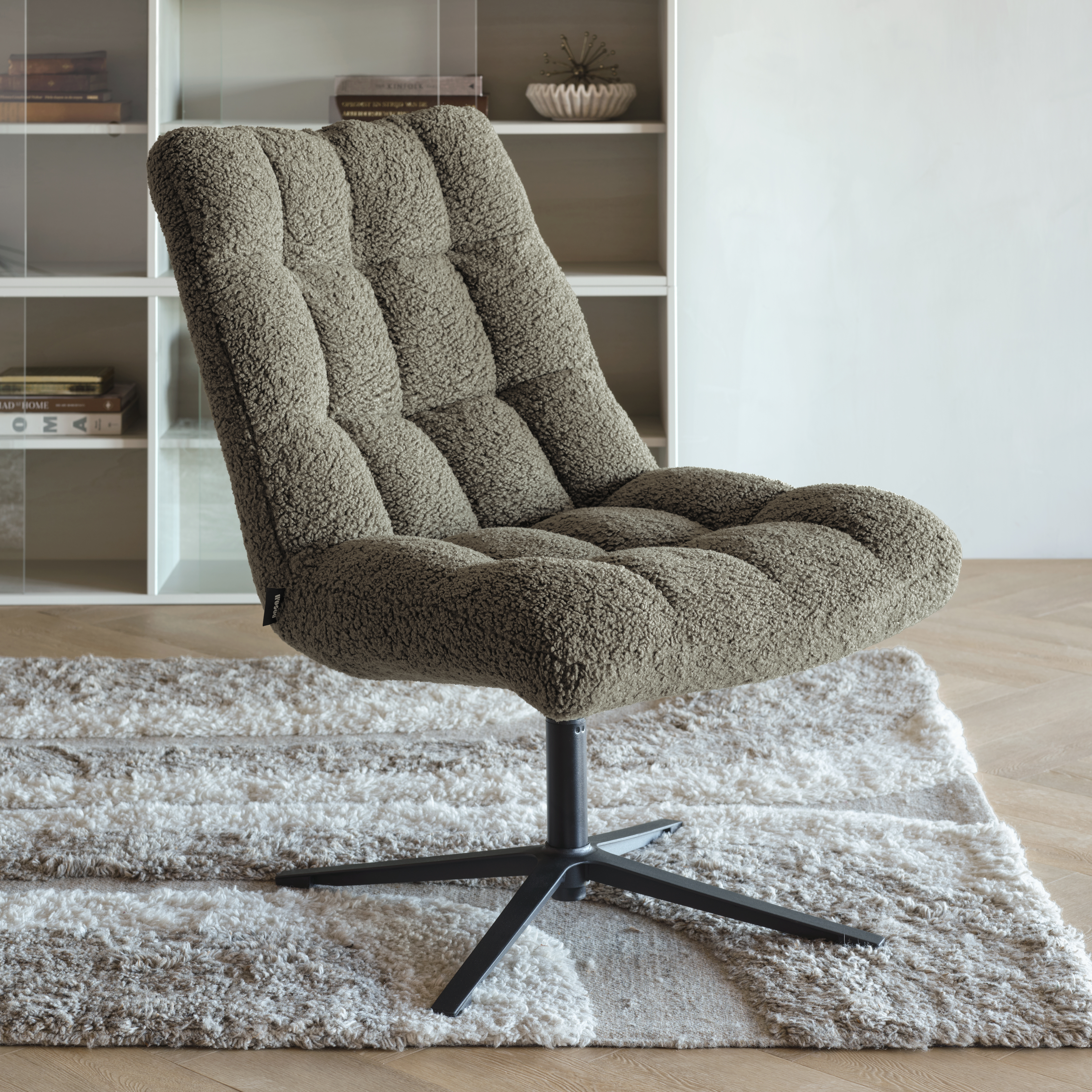 373406-G__377795-G_01_SF_Job_draaifauteuil_teddy_groen_Moro_vloerkleed.jpg?auto=webp&format=png&width=1500&height=1500