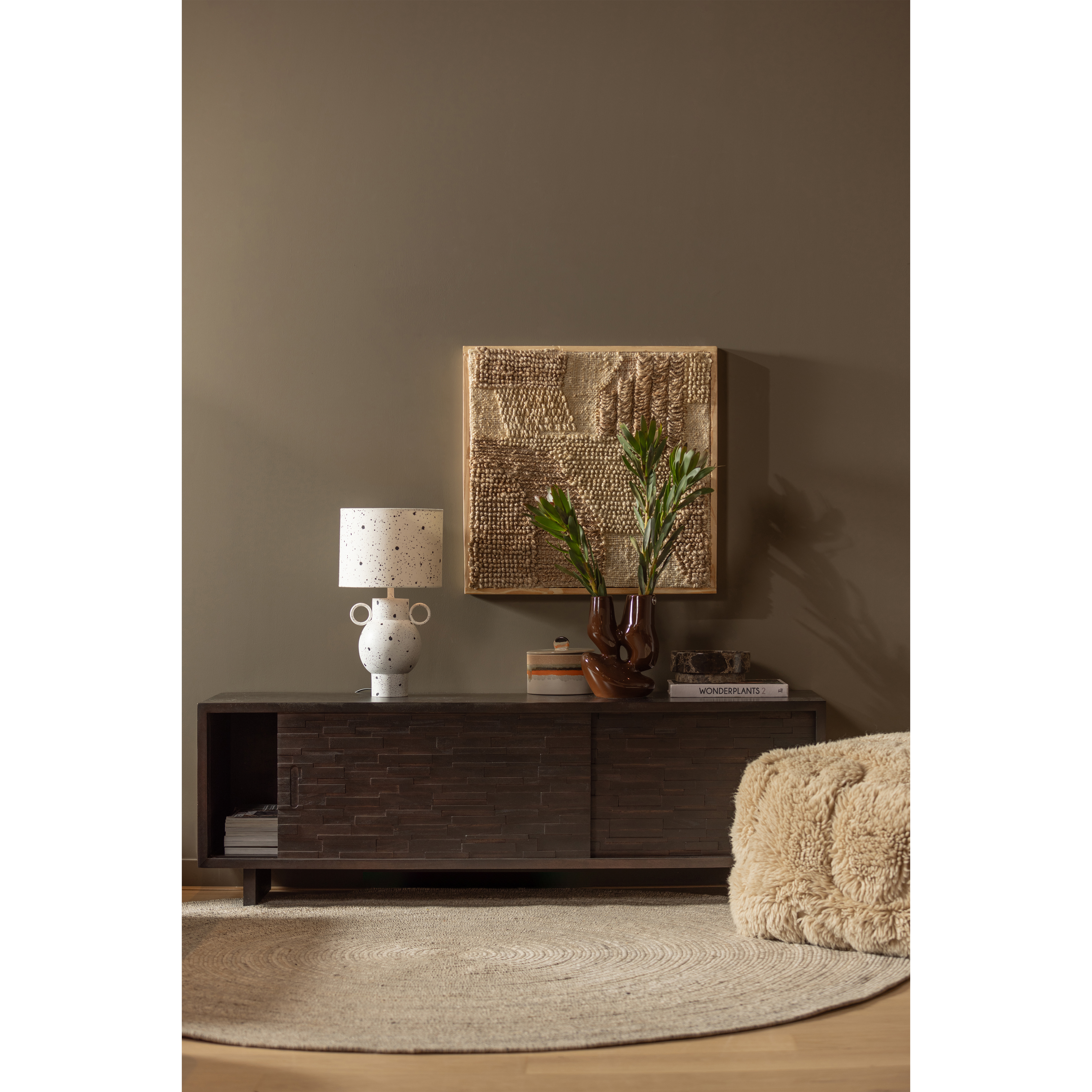 200417-D-200422-N-801304-M-200397-W-01_SF_BL_Til_tv_meubel_Utopia_vloerkleed_Speck_wanddeco_Hoed.jpg?auto=webp&format=png&width=1500&height=1500