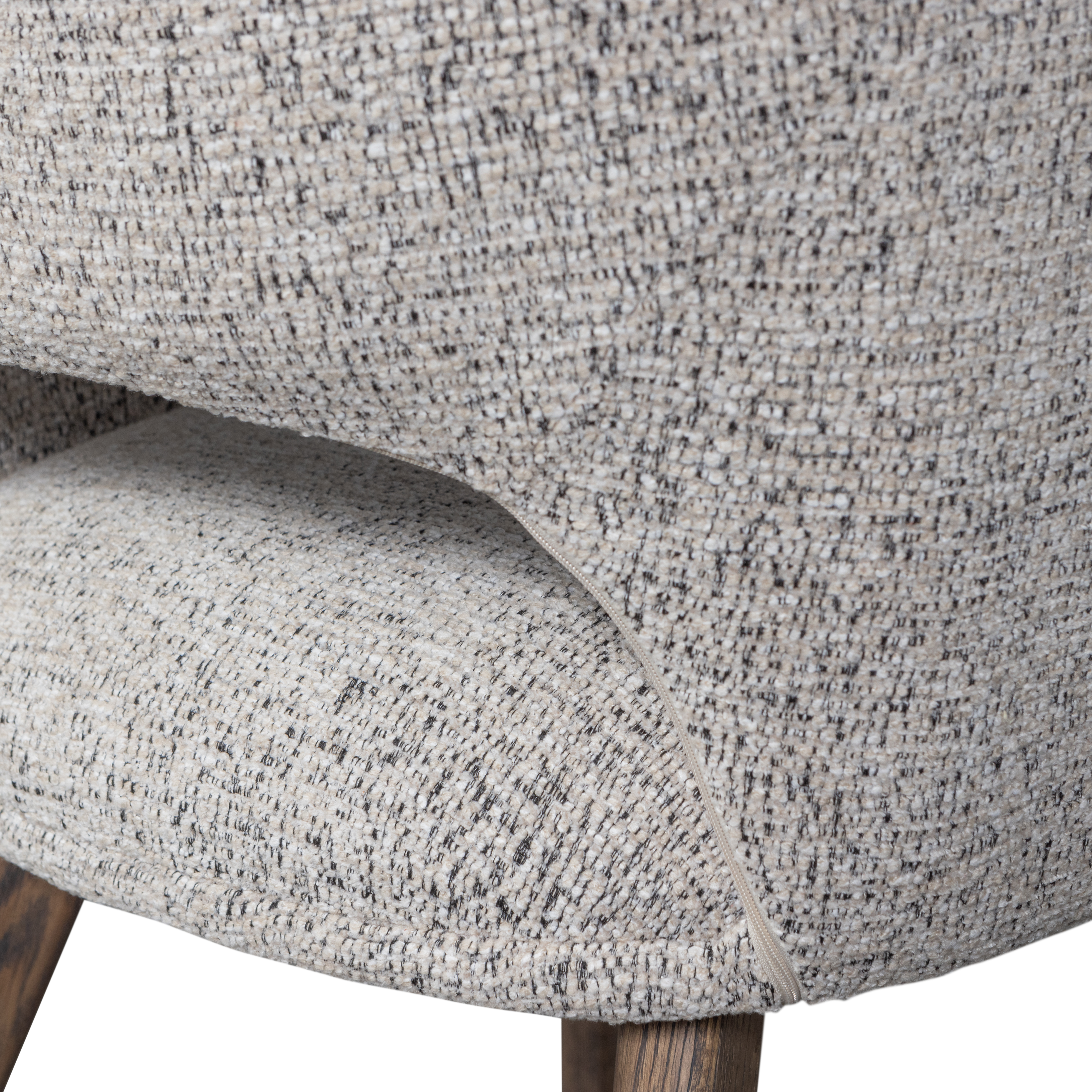 377492-NM-01_VS_PR_Murat_eetkamerstoel_naturel_met_houten_poot_mystic_brown_detail.png?auto=webp&format=png&width=1500&height=1500