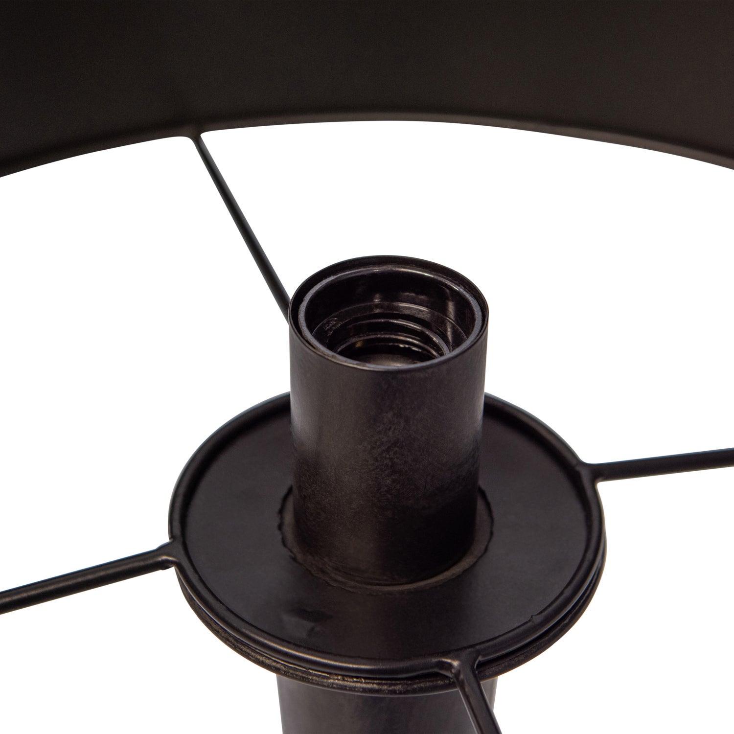 800311-Z-01_VS_BP_Blackout_too_staande_lamp_metaal_zwart_brass_detail.jpg?auto=webp&format=png&width=1500&height=1500