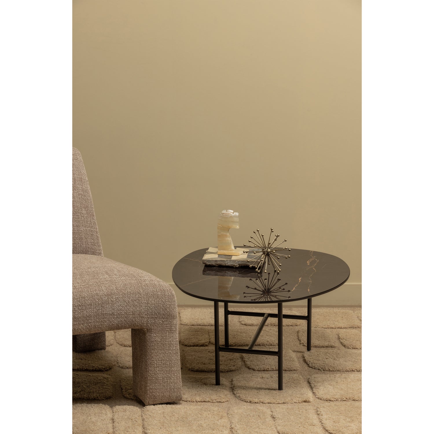 373988-Z-01_SF_WE_Vajen_salontafel_met_zwart_marmeren_look_blad_70x70cm.jpg?auto=webp&format=png&width=1500&height=1500