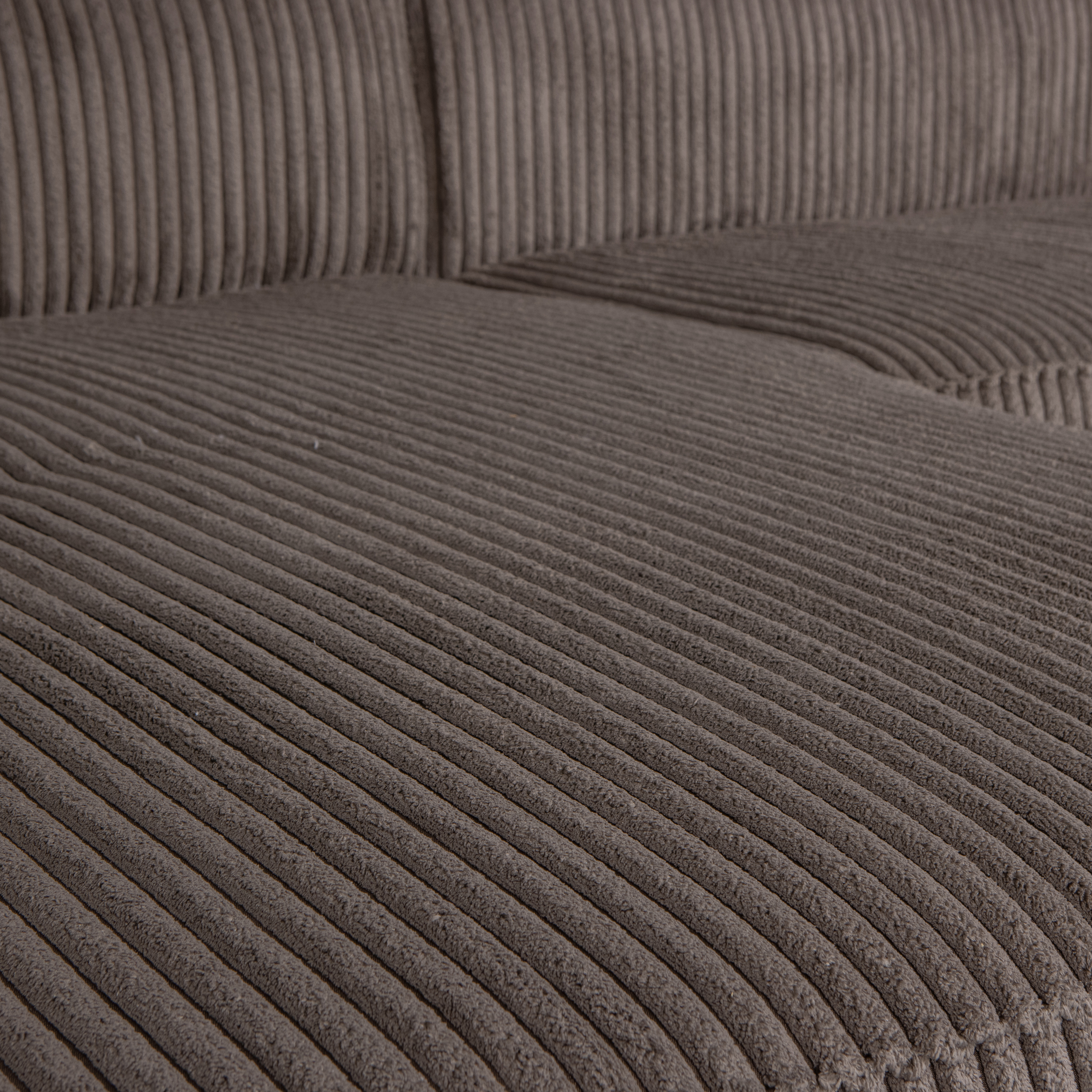 375689-RM-02_VS_WE_Bean_hoekbank_links_grove_ribstof_mud_detail.jpg?auto=webp&format=png&width=1500&height=1500