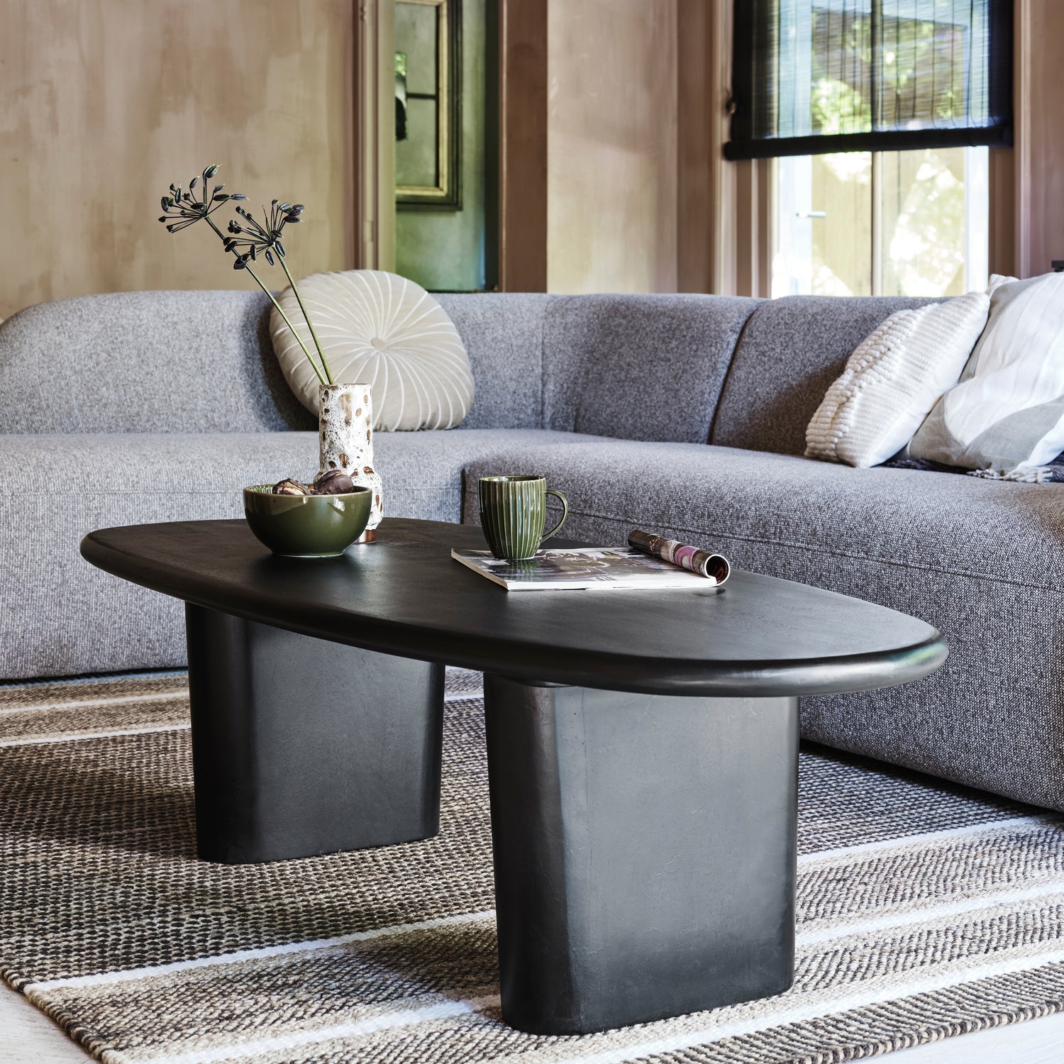 801250-B-200348-Z-01_SF_BL_Sloping_hoekbank_links_lichtbruin_Dirck_salontafel_mango_hout_zwart_VIERKANT.jpg?auto=webp&format=png&width=1500&height=1500