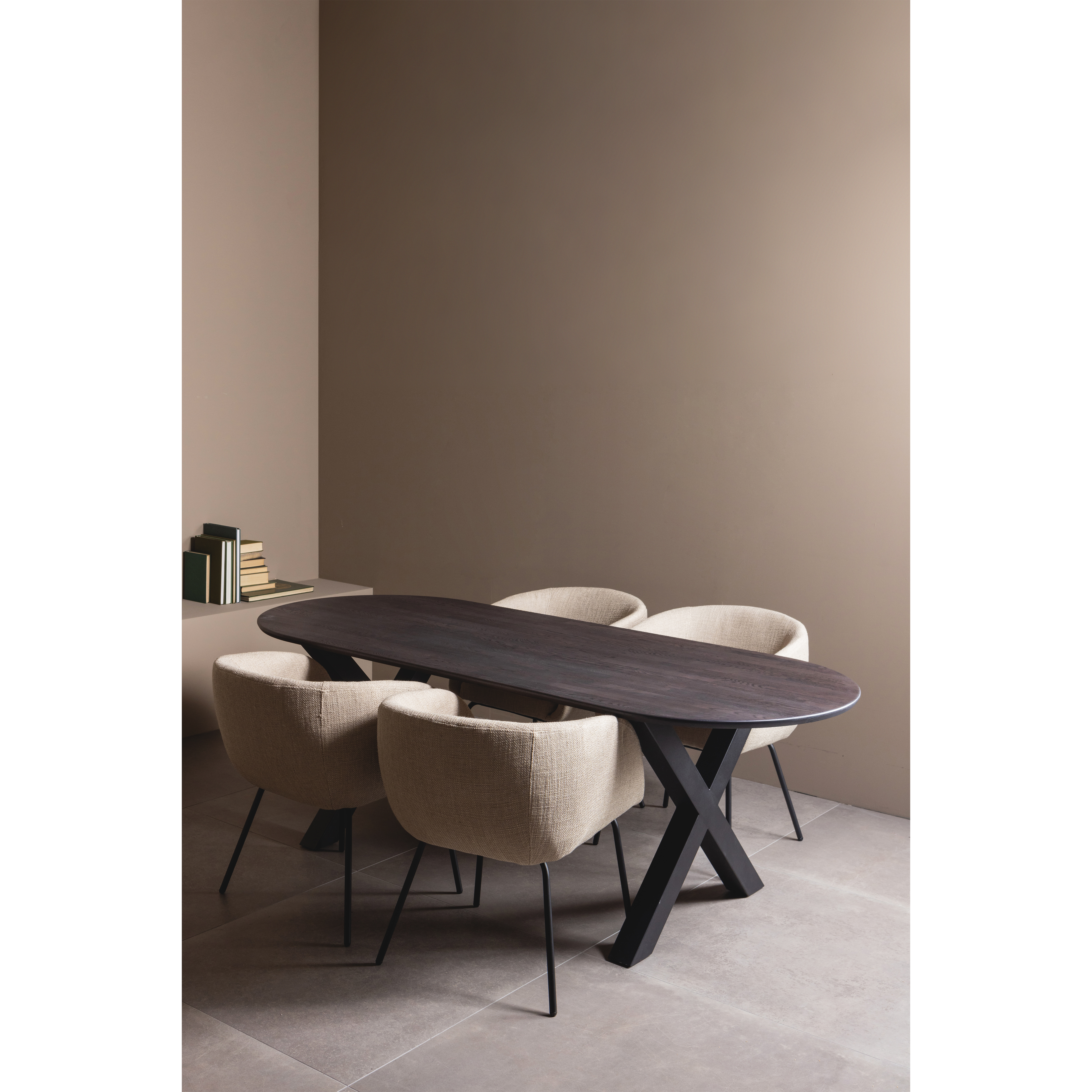 375087-M-376013-374098-N-01_SF_KW_Tablo_tafelbld_ovaal_220x90cm_mid_brown_Alkmaar_poot_Leon_naturel.jpg?auto=webp&format=png&width=1500&height=1500