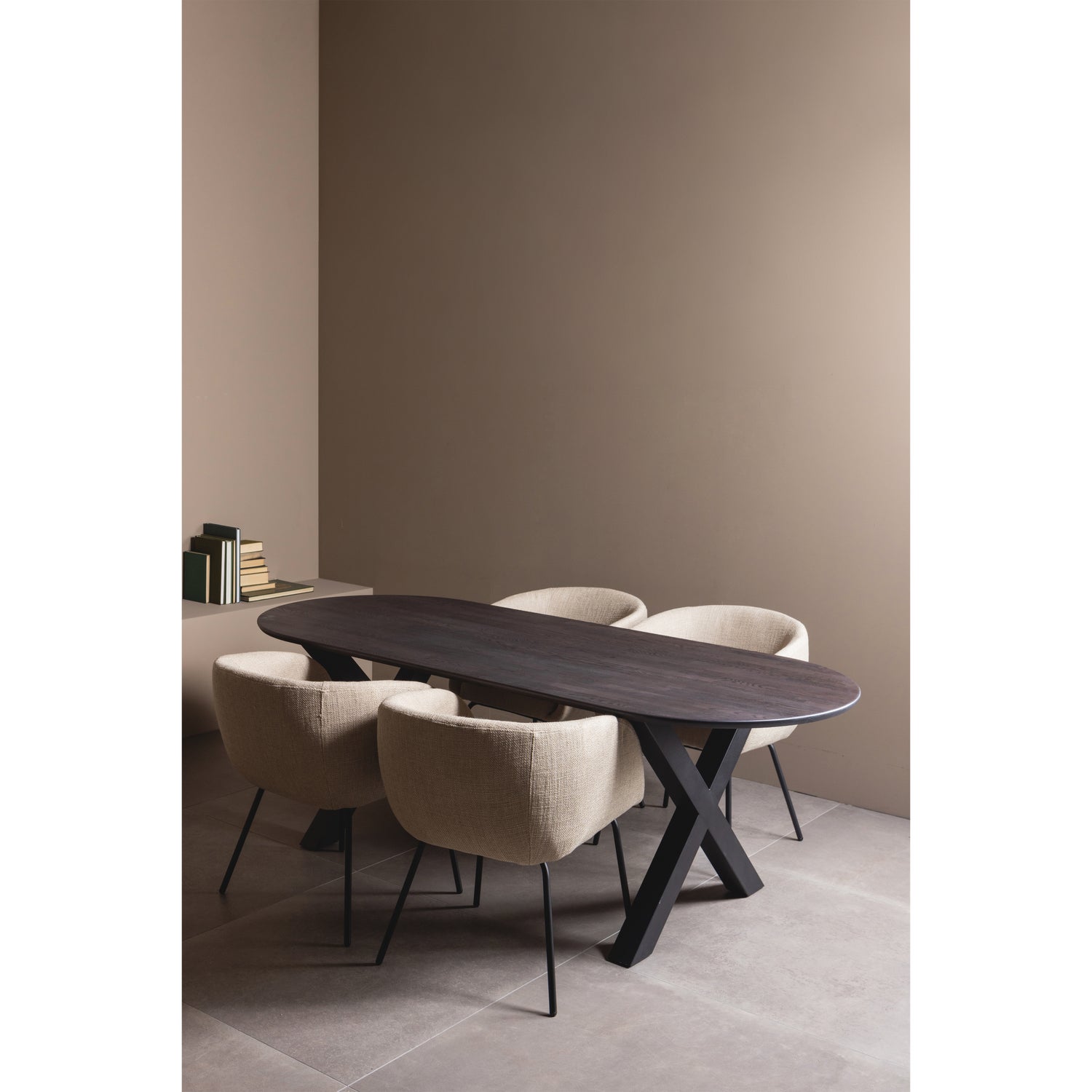 375087-M-376013-374098-N-01_SF_KW_Tablo_tafelbld_ovaal_220x90cm_mid_brown_Alkmaar_poot_Leon_naturel.jpg?auto=webp&format=png&width=1500&height=1500