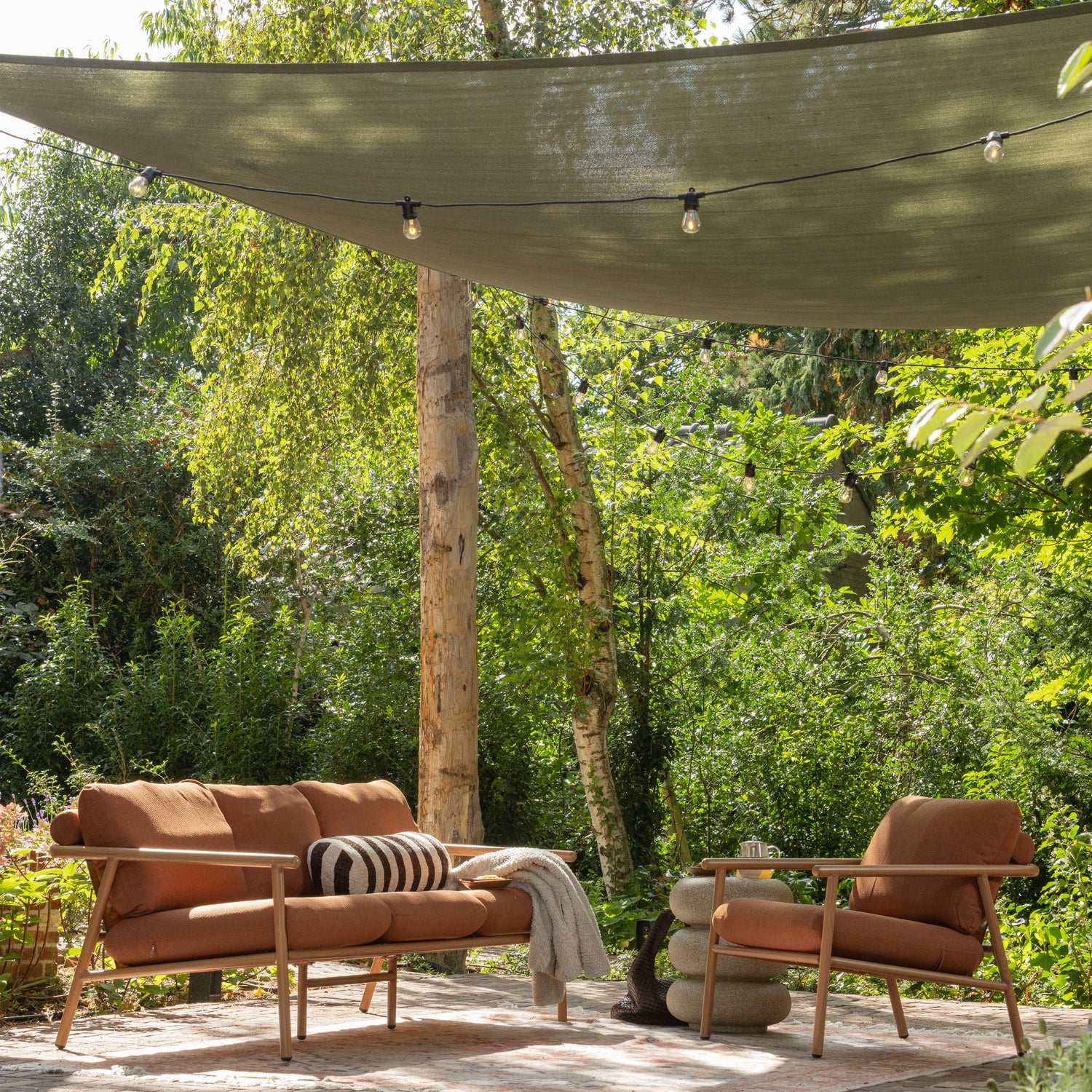 377715-TN__374093-B__377713-TN_02_SF_WO_Cavero_3-zits_bank_Laurel_bijzettafel_vierkant.jpg?auto=webp&format=png&width=1500&height=1500